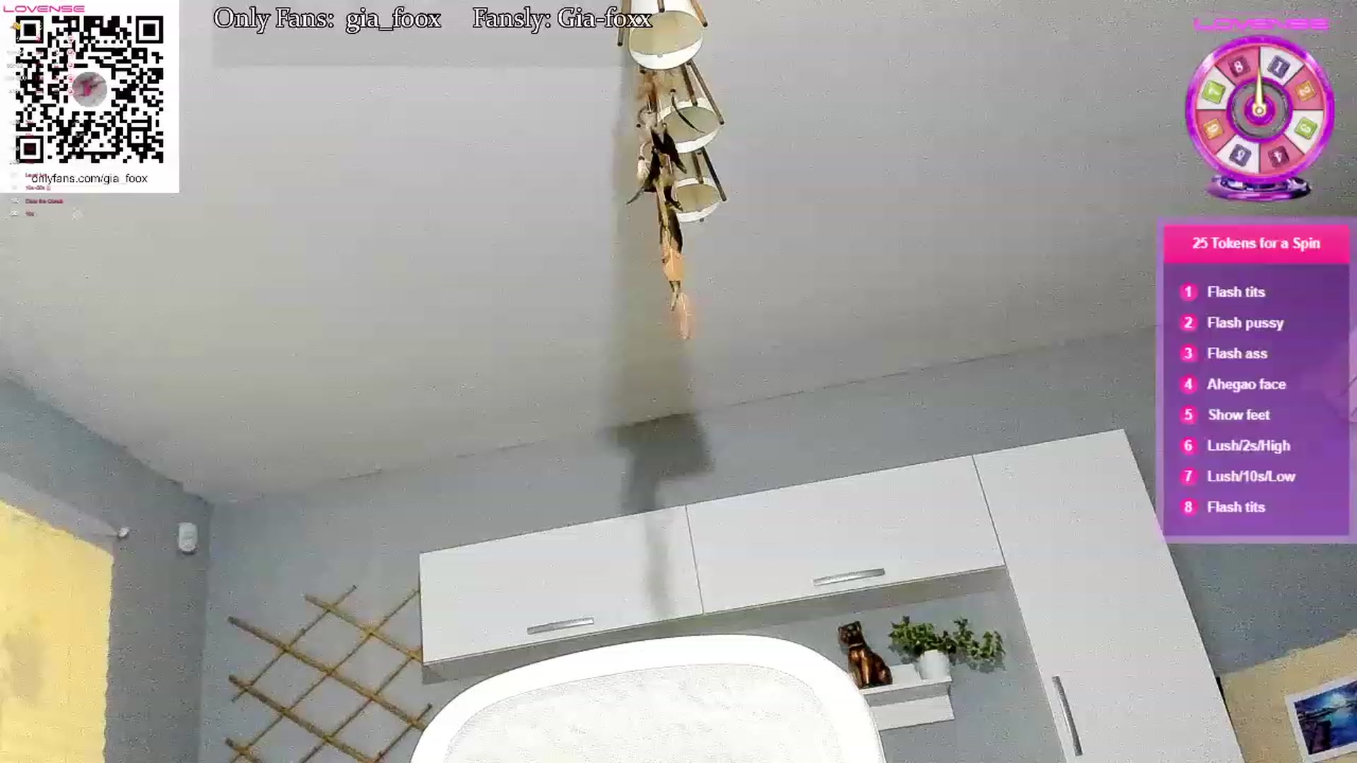 Gallery image thumbnail from CarriePilby's myfreecams stream on, 11/19/2022, 17:16 image 5 of 20