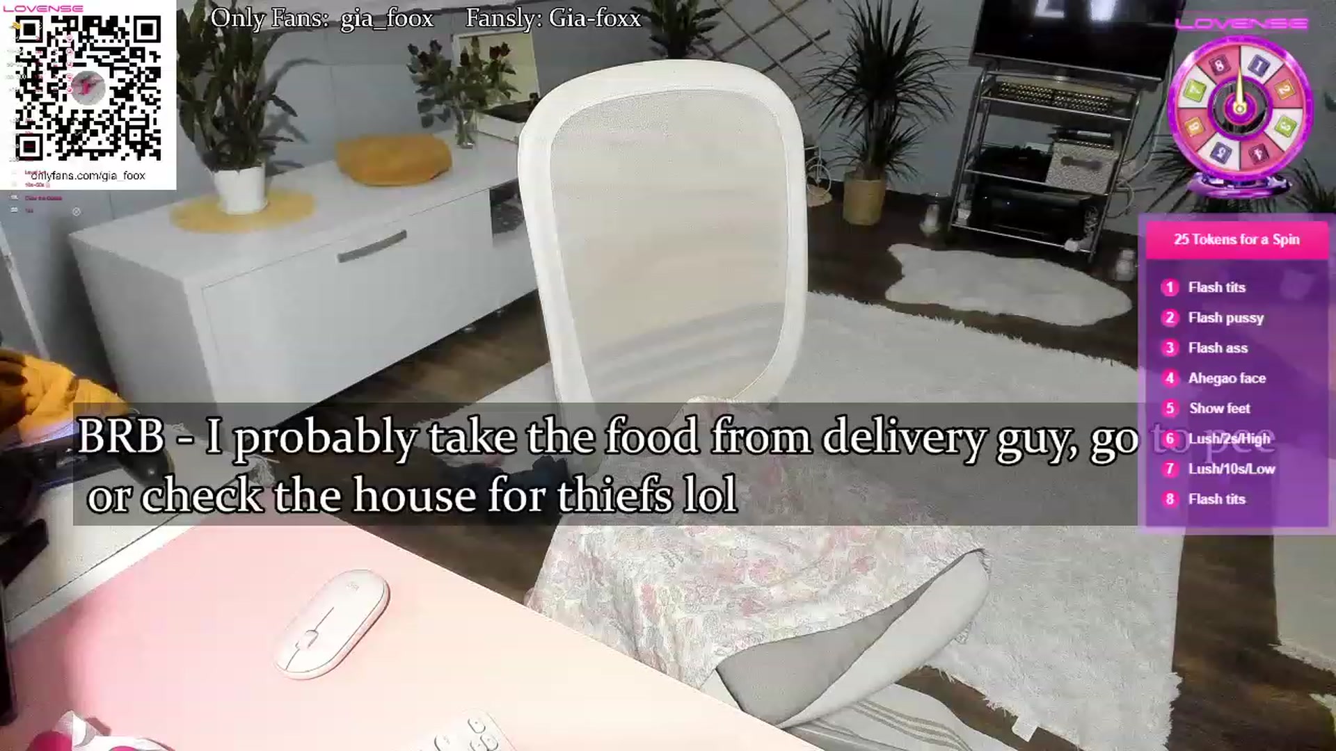 Gallery image thumbnail from CarriePilby's myfreecams stream on, 11/19/2022, 17:16 image 6 of 20