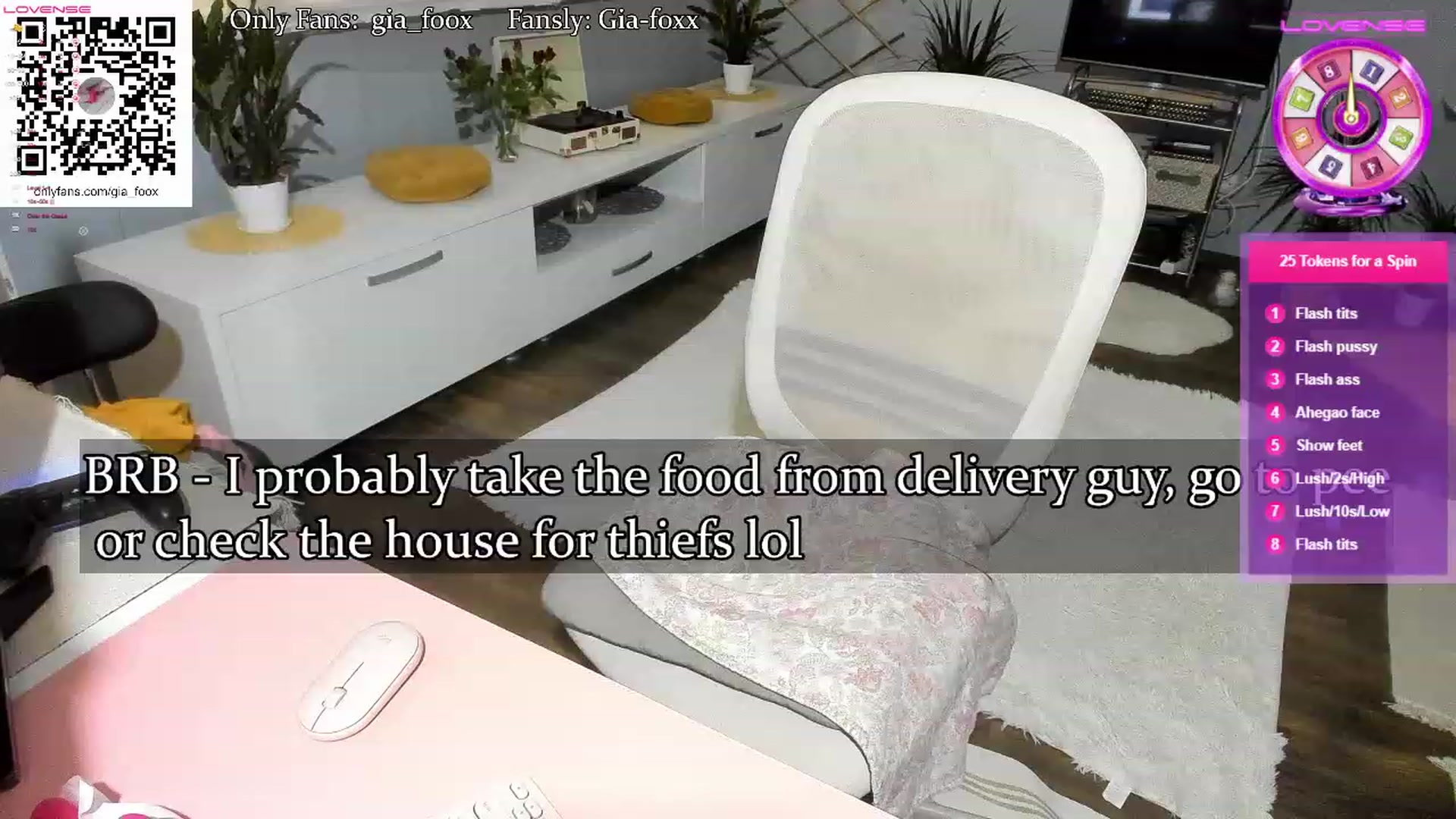 Gallery image thumbnail from CarriePilby's myfreecams stream on, 11/19/2022, 17:16 image 7 of 20