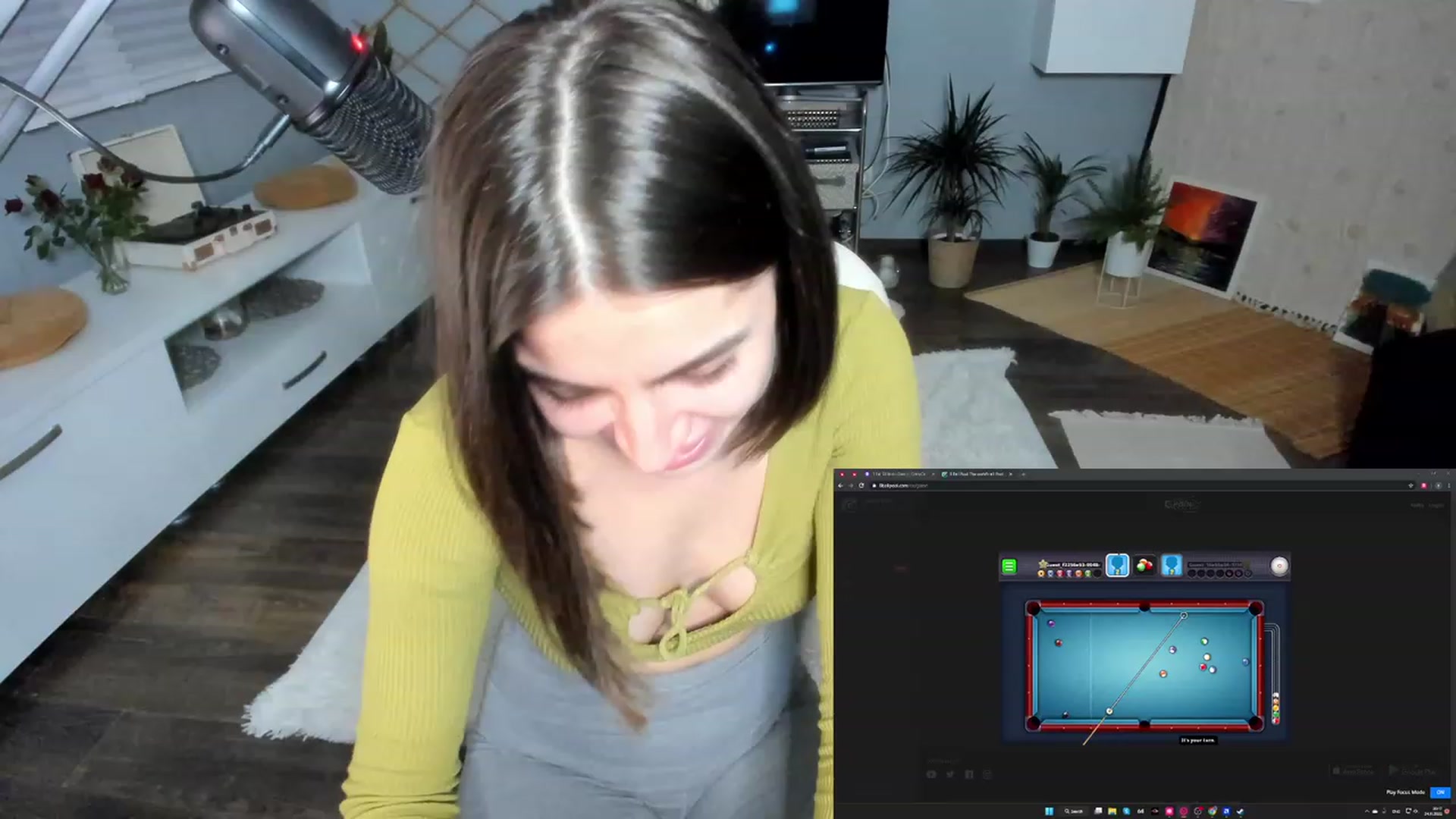 Gallery image thumbnail from CarriePilby's myfreecams stream on, 11/24/2022, 20:39 image 2 of 20