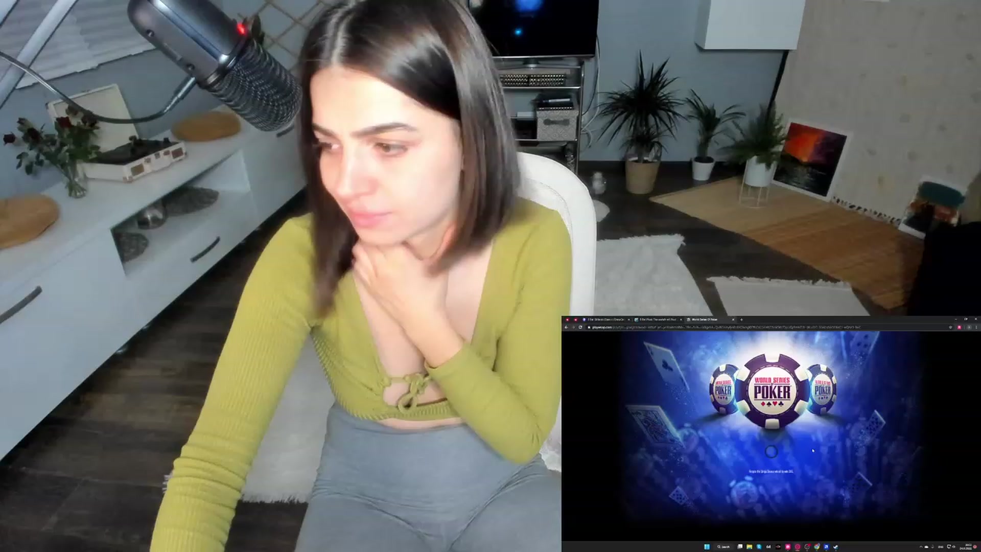Gallery image thumbnail from CarriePilby's myfreecams stream on, 11/24/2022, 20:39 image 3 of 20