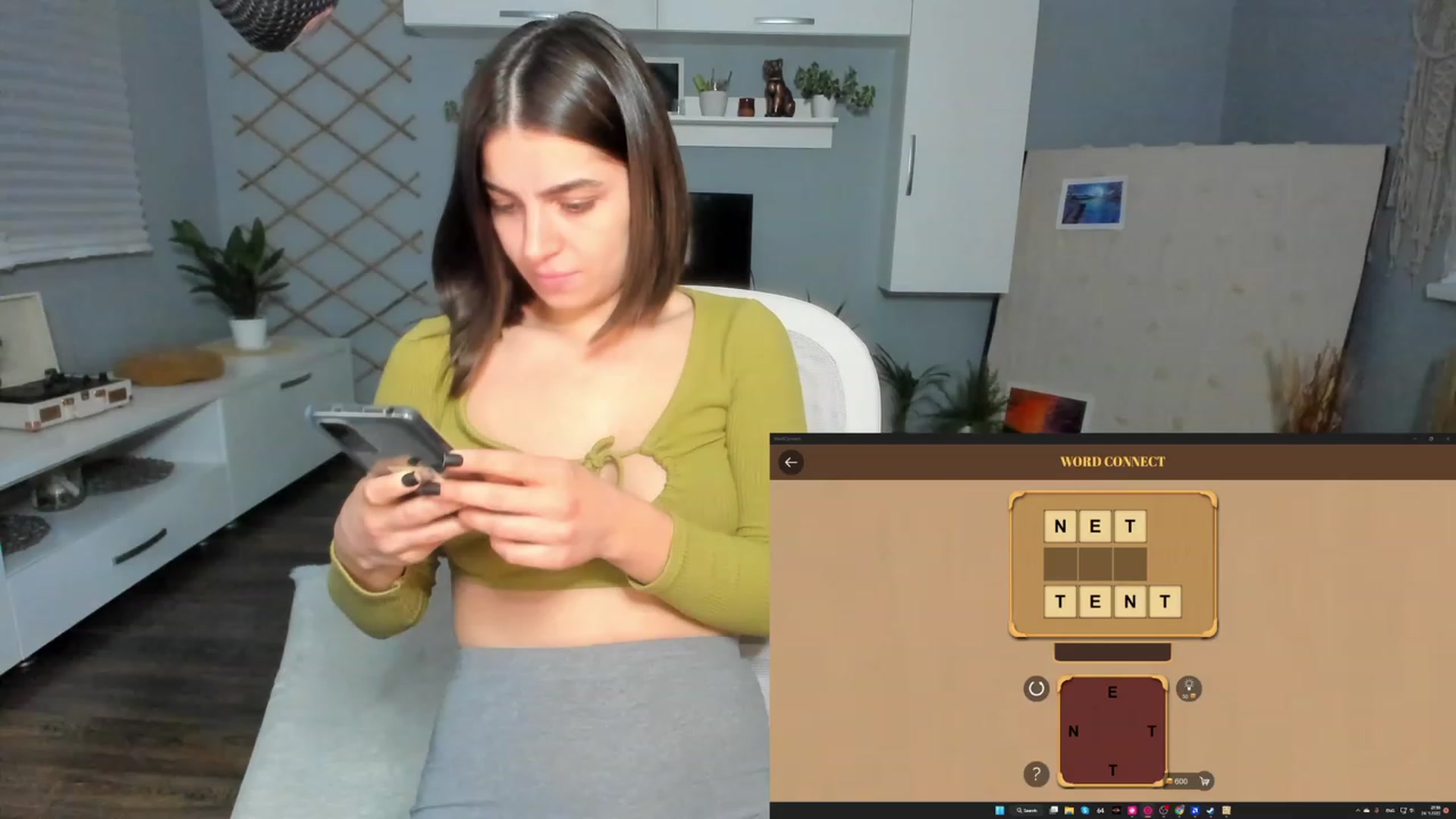 Gallery image thumbnail from CarriePilby's myfreecams stream on, 11/24/2022, 20:39 image 14 of 20