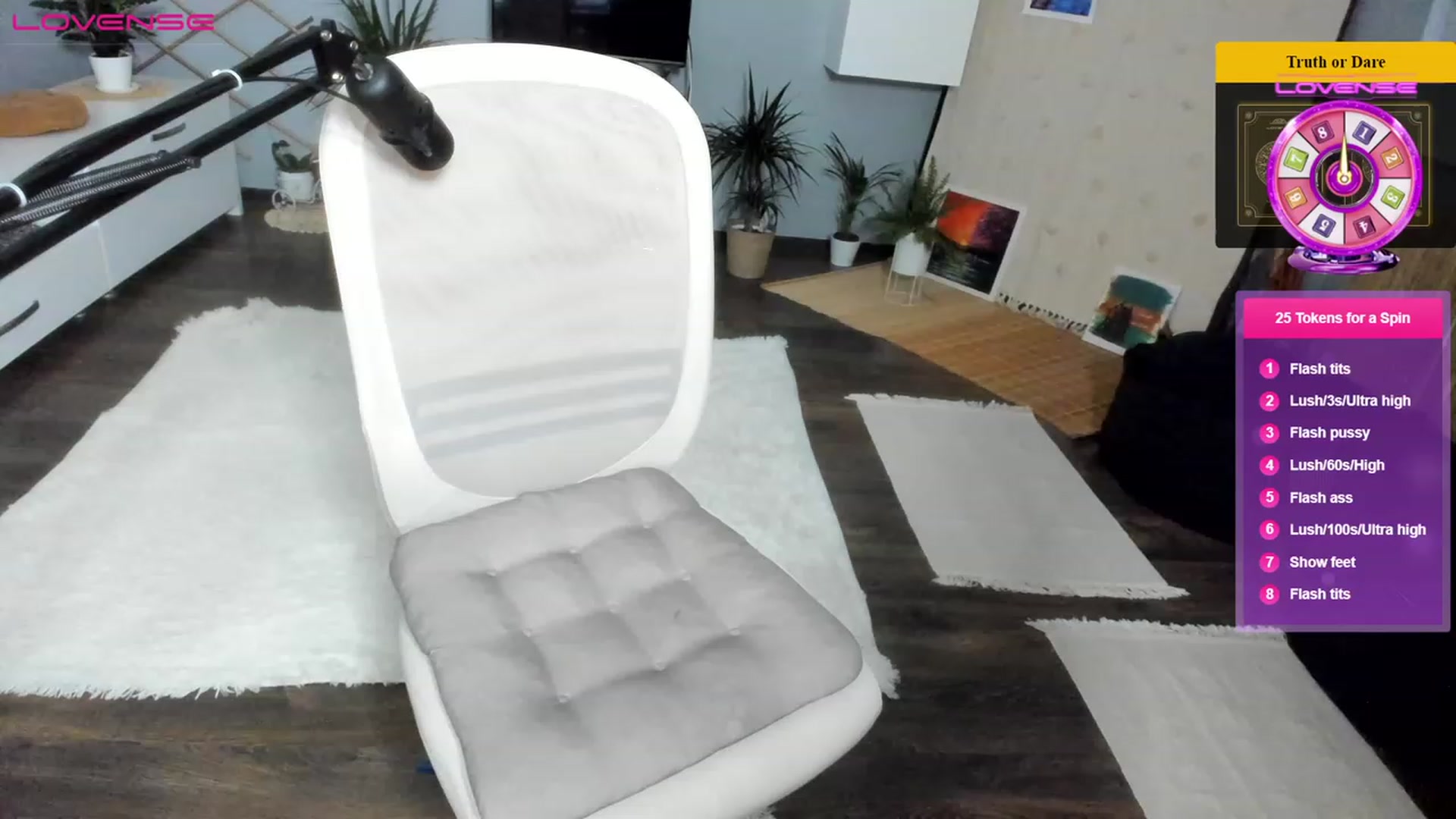 Gallery image thumbnail from CarriePilby's myfreecams stream on, 11/26/2022, 16:09 image 8 of 20