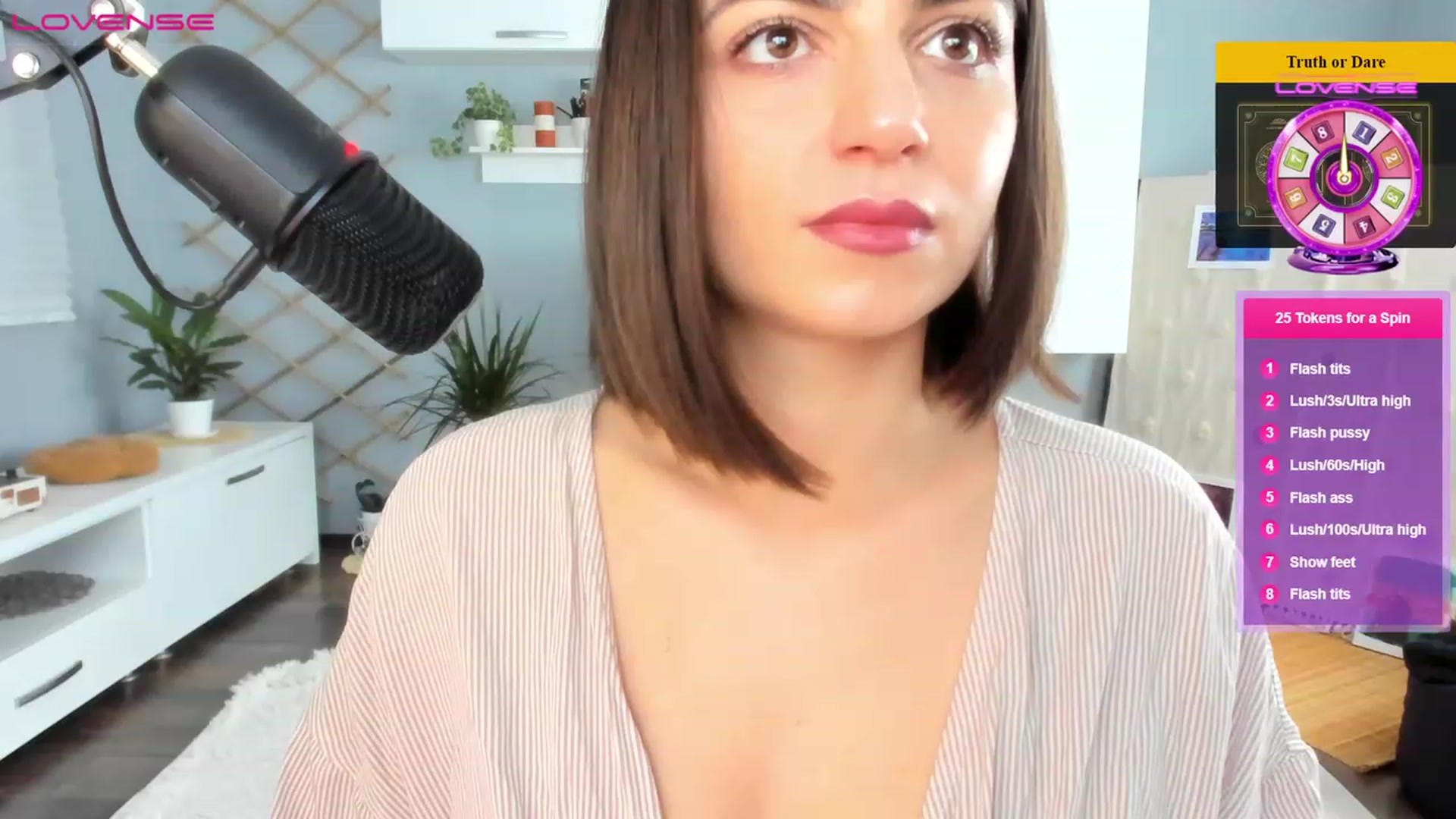 Gallery image thumbnail from CarriePilby's myfreecams stream on, 11/28/2022, 13:57 image 13 of 20