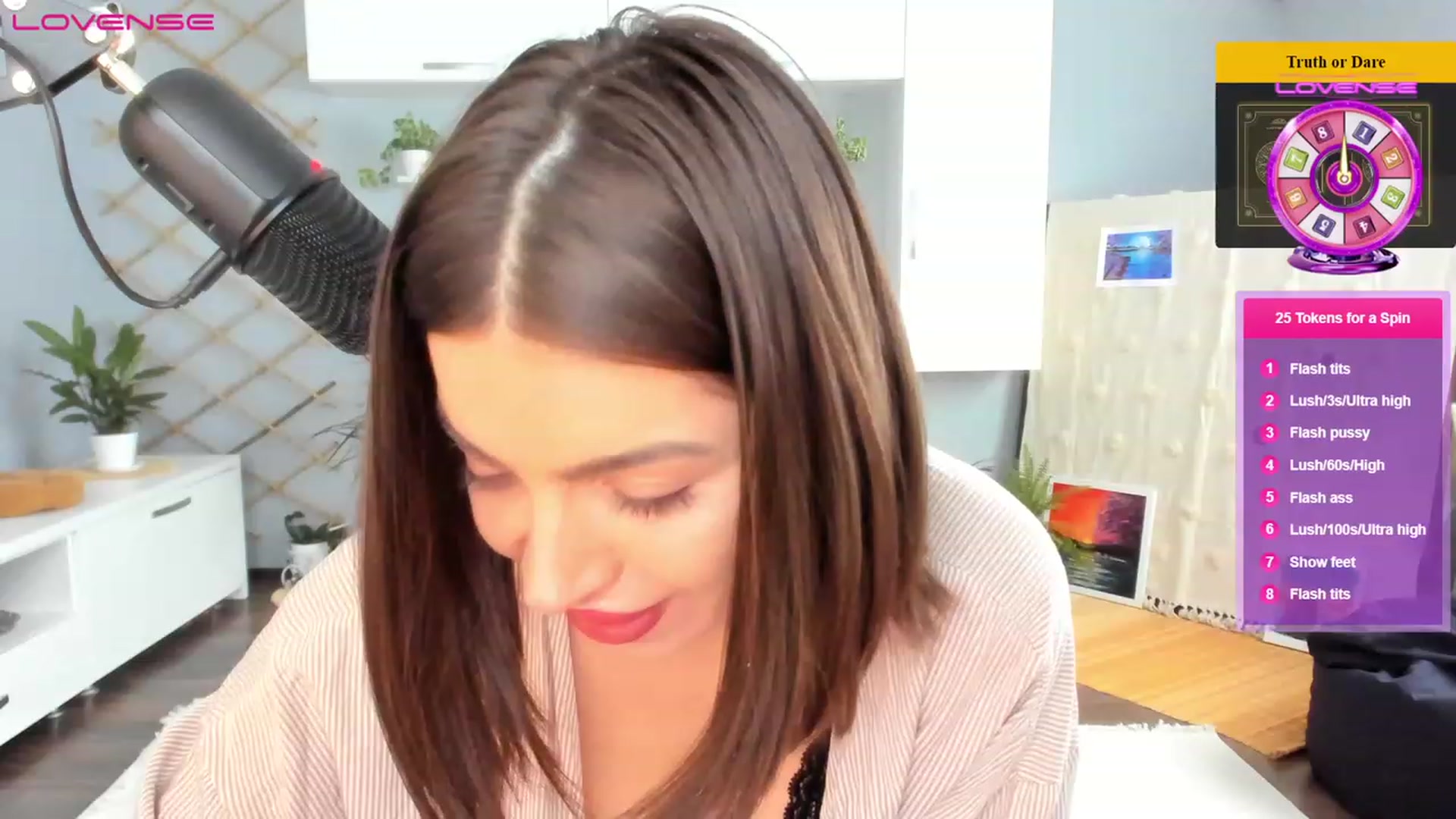 Gallery image thumbnail from CarriePilby's myfreecams stream on, 11/28/2022, 13:57 image 16 of 20