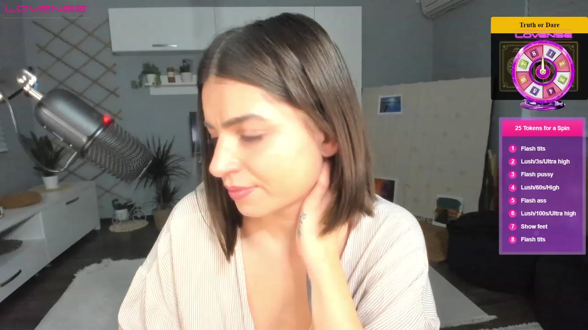 Gallery image thumbnail from CarriePilby's myfreecams stream on, 11/28/2022, 17:34 image 15 of 20