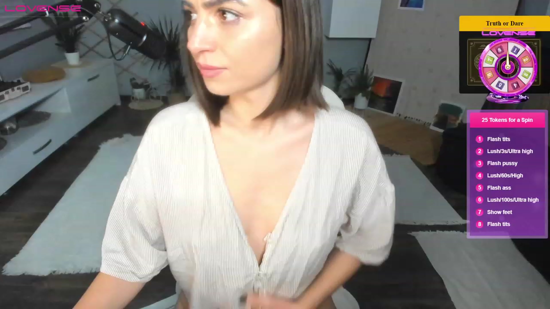 Gallery image thumbnail from CarriePilby's myfreecams stream on, 11/28/2022, 17:34 image 12 of 20