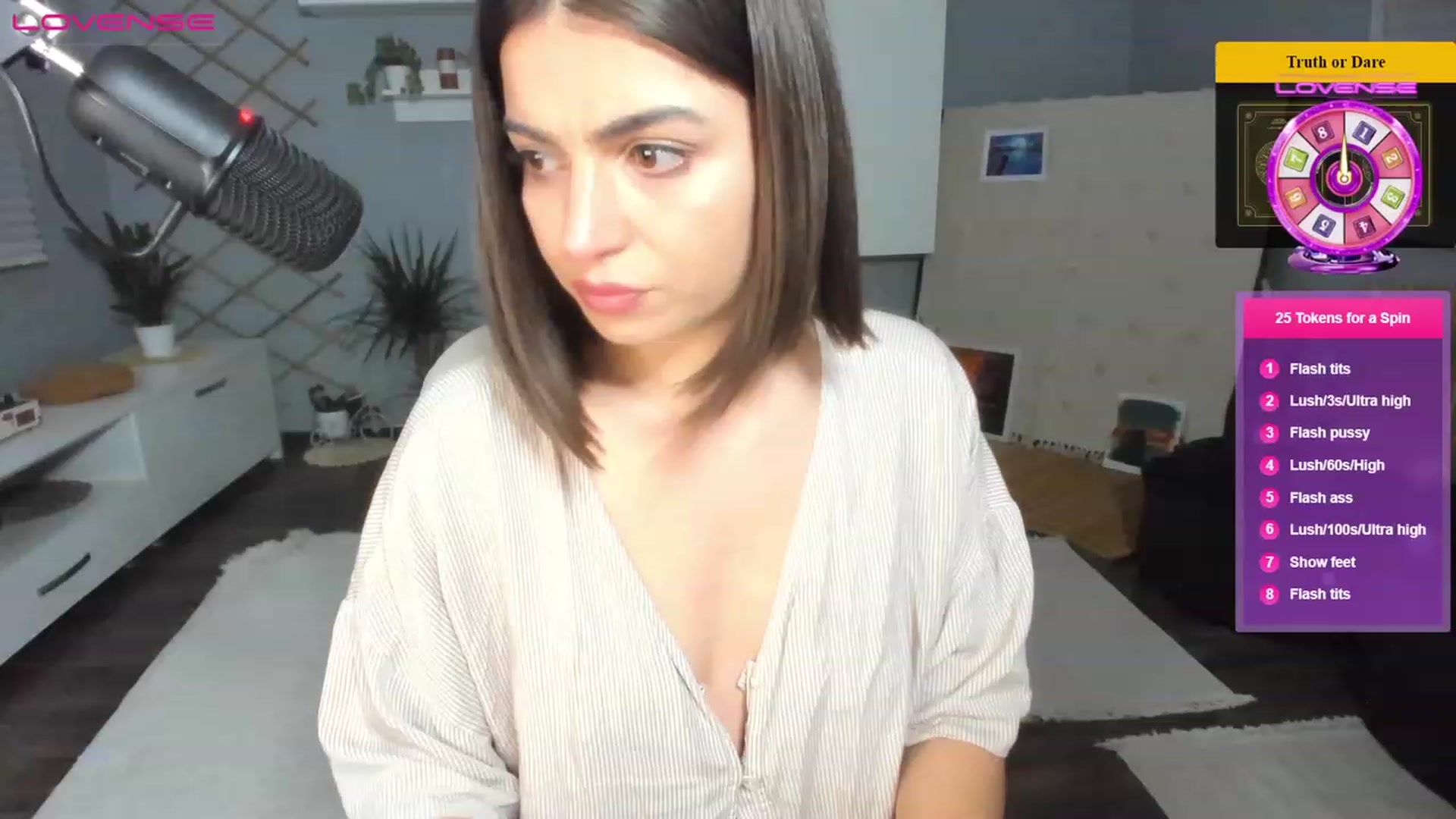Gallery image thumbnail from CarriePilby's myfreecams stream on, 11/28/2022, 17:34 image 11 of 20