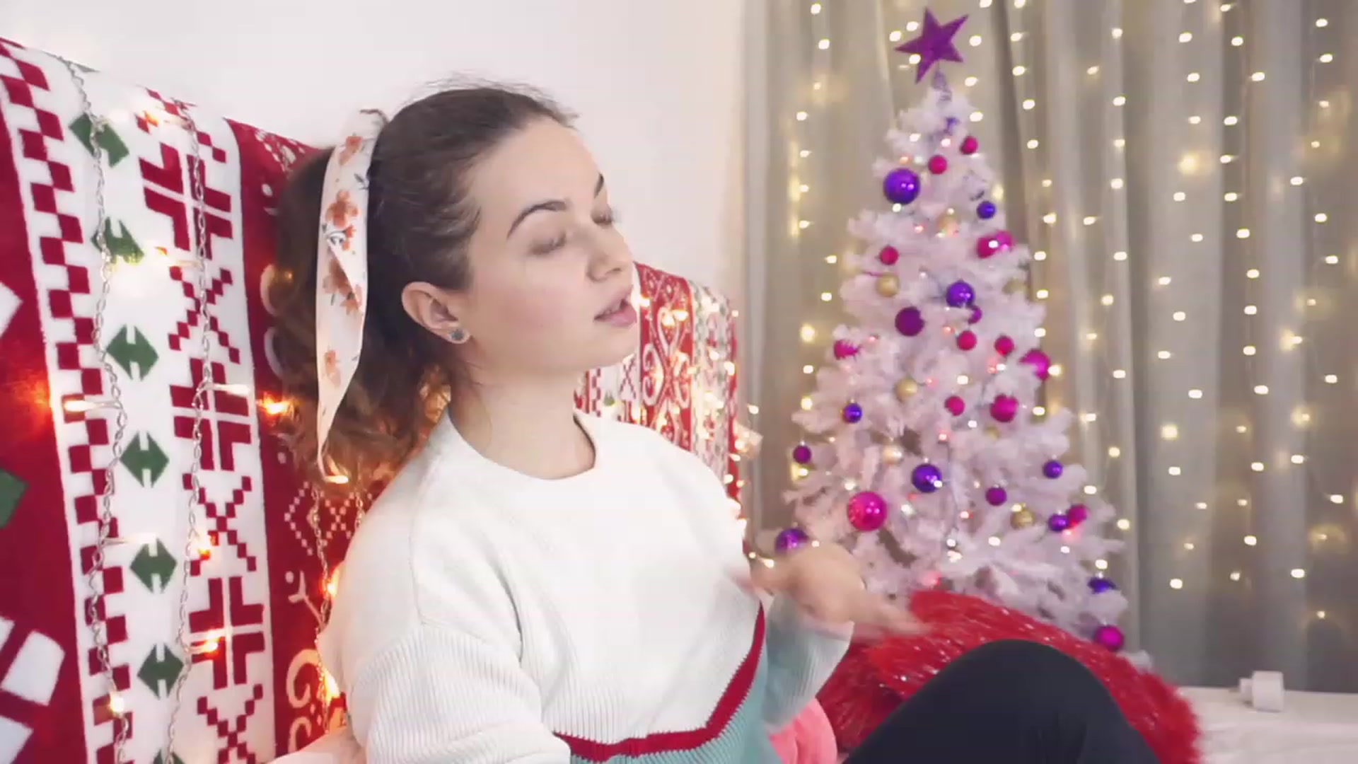Gallery image thumbnail from Carrolyna's myfreecams stream on, 12/10/2022, 20:32 image 6 of 20