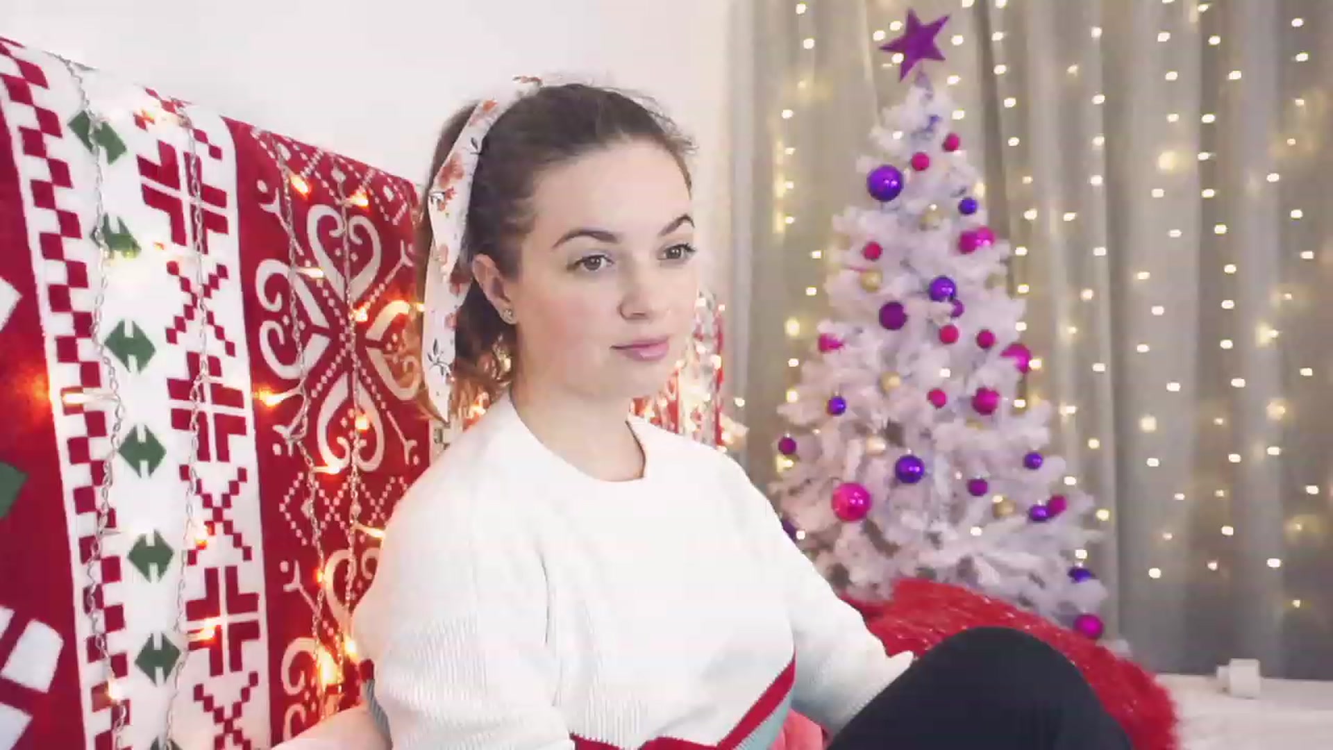 Gallery image thumbnail from Carrolyna's myfreecams stream on, 12/10/2022, 20:32 image 8 of 20