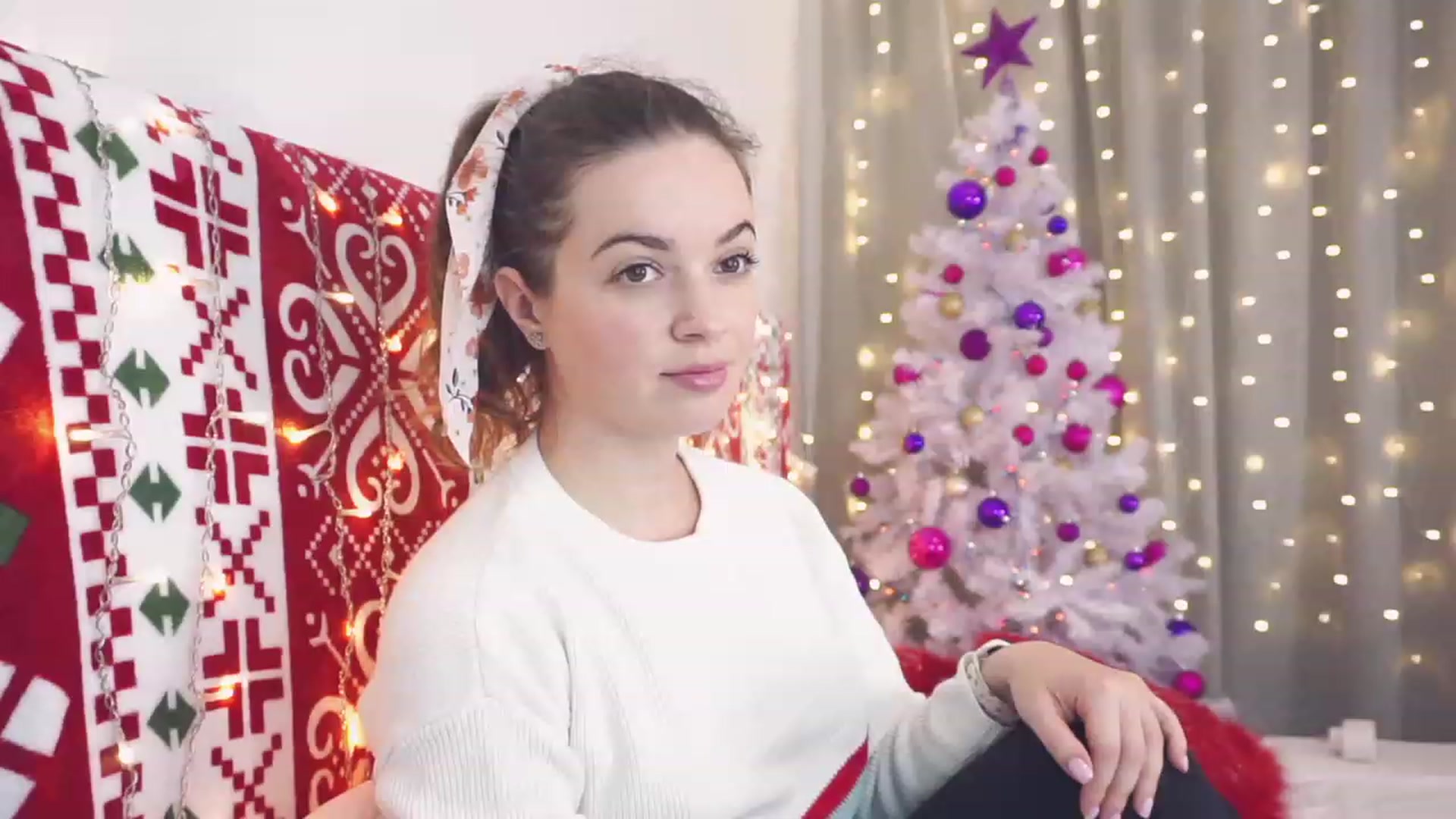 Gallery image thumbnail from Carrolyna's myfreecams stream on, 12/10/2022, 20:32 image 10 of 20