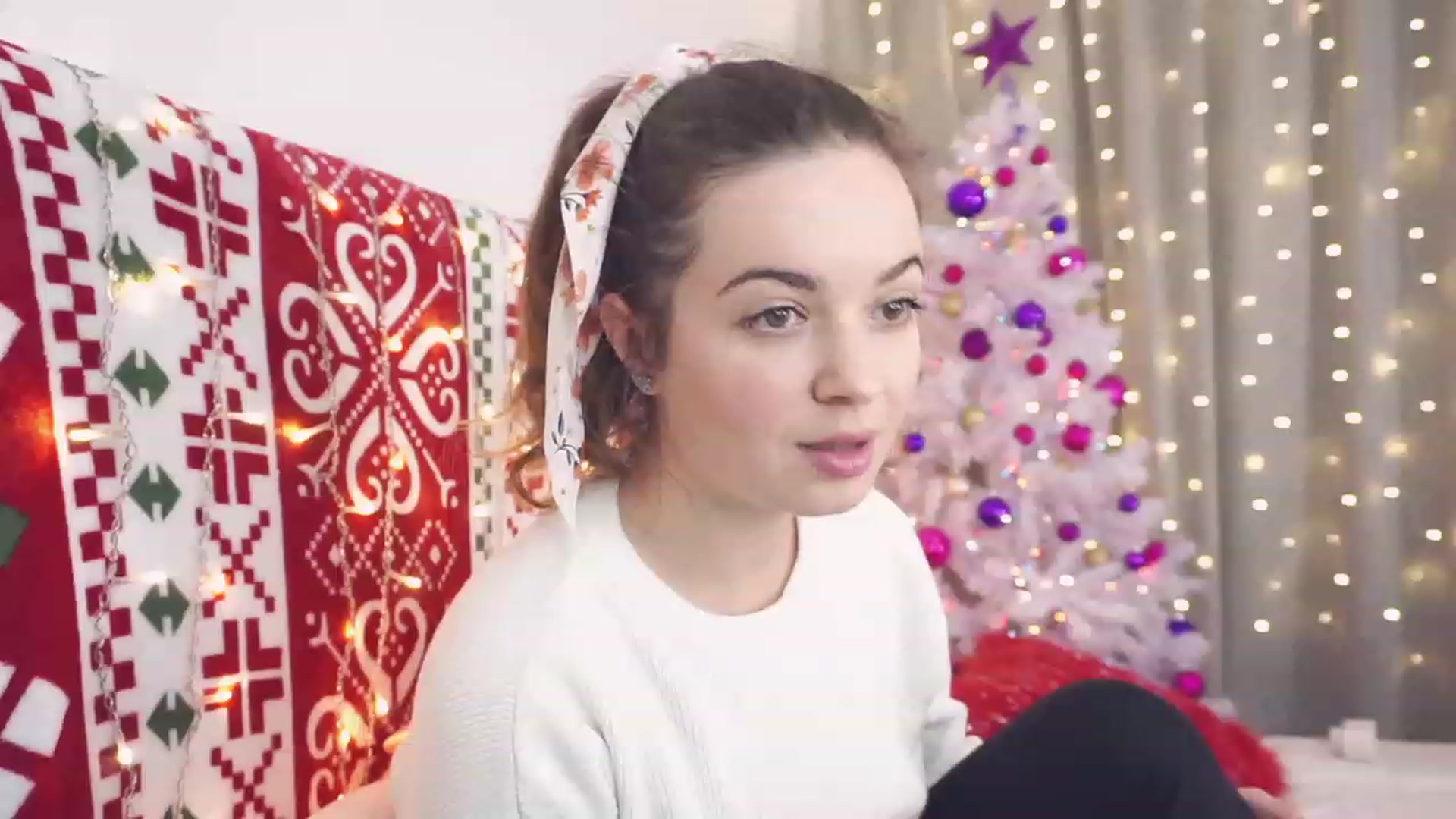 Gallery image thumbnail from Carrolyna's myfreecams stream on, 12/10/2022, 20:32 image 3 of 20