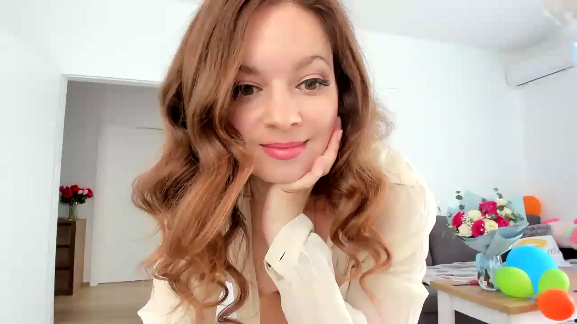 Gallery image thumbnail from Carrolyna's myfreecams stream on, 05/07/2023, 13:27 image 16 of 20