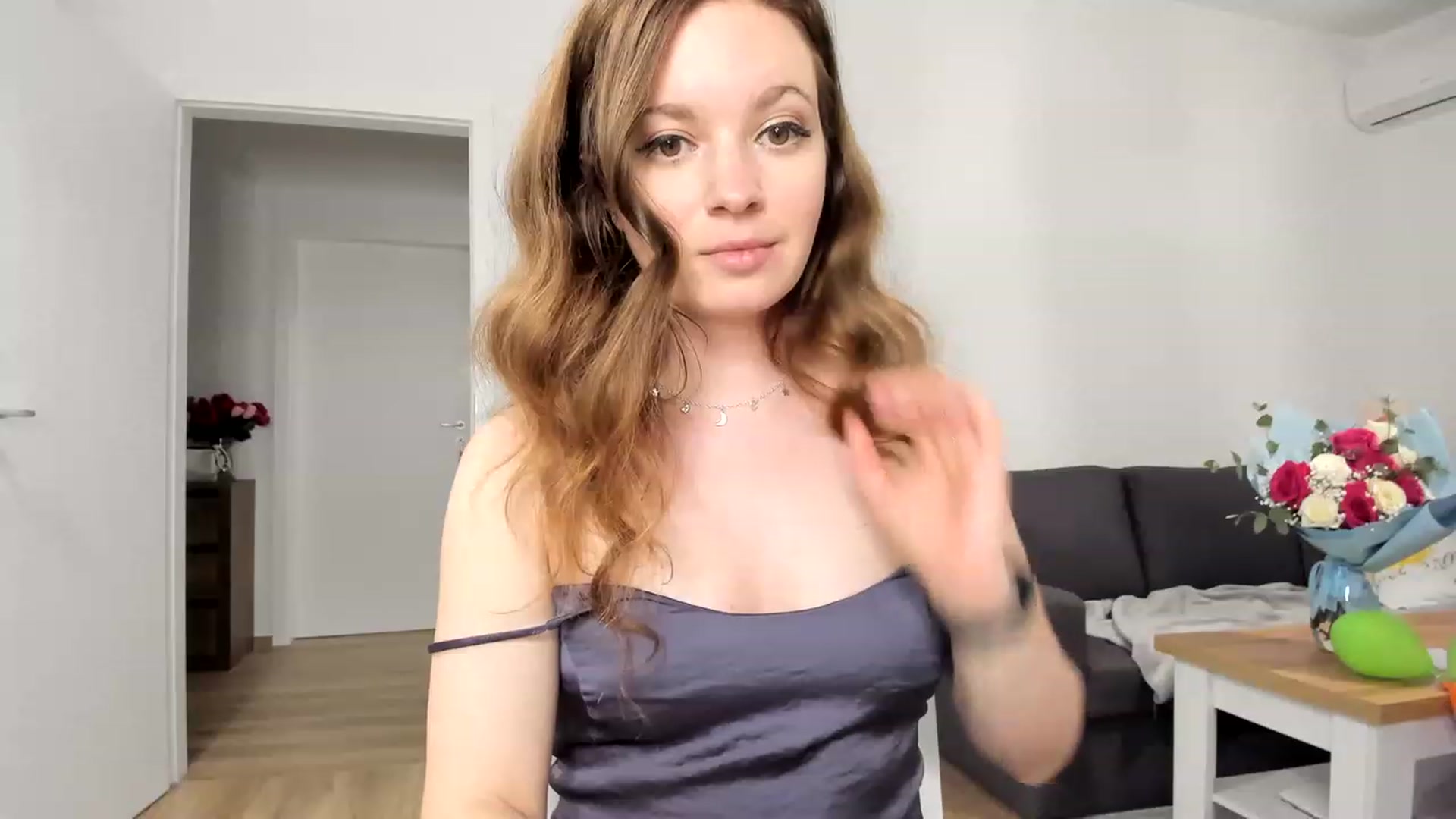 Gallery image thumbnail from Carrolyna's myfreecams stream on, 05/07/2023, 21:07 image 2 of 20