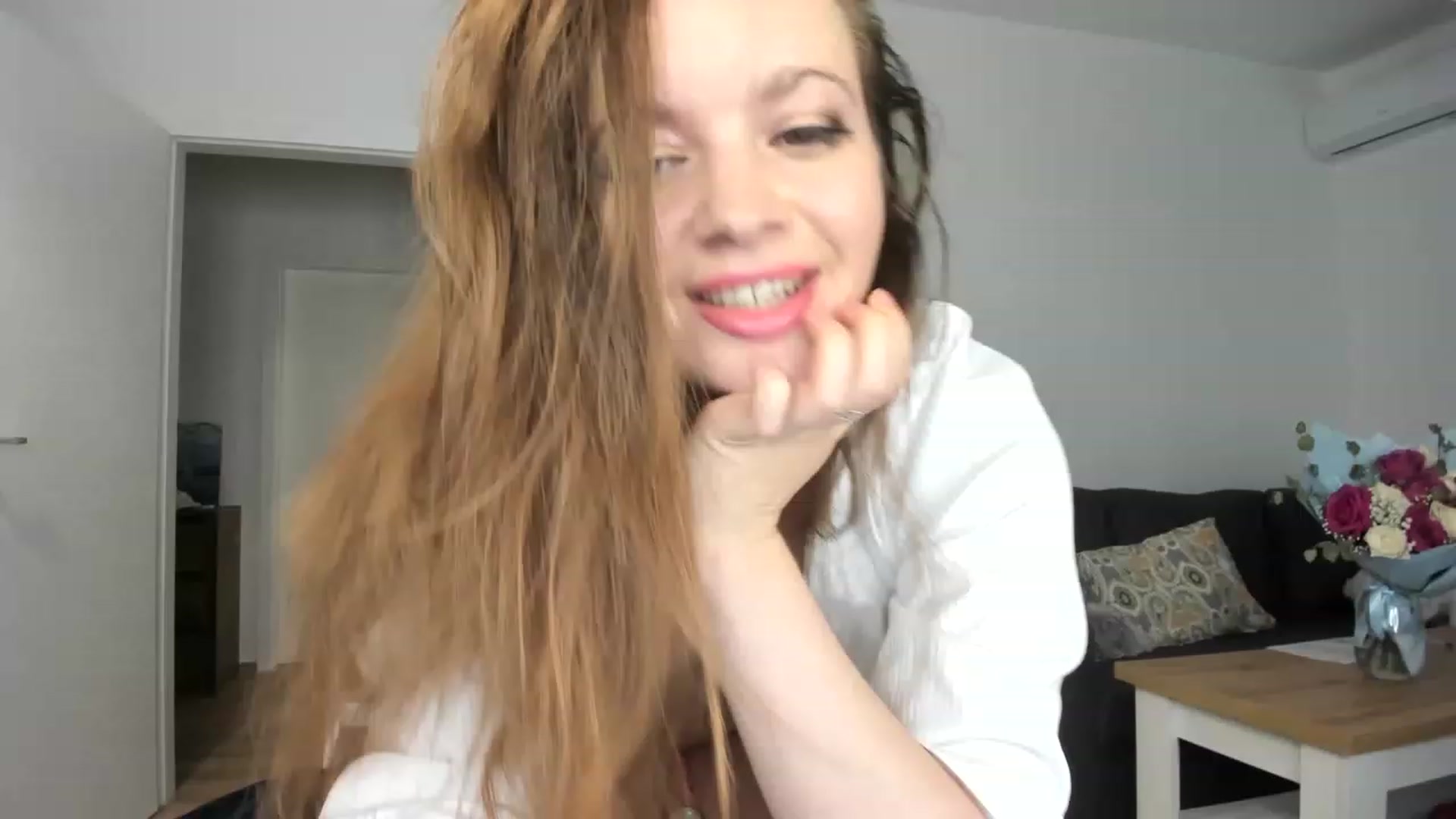 Gallery image thumbnail from Carrolyna's myfreecams stream on, 05/13/2023, 20:12 image 17 of 20