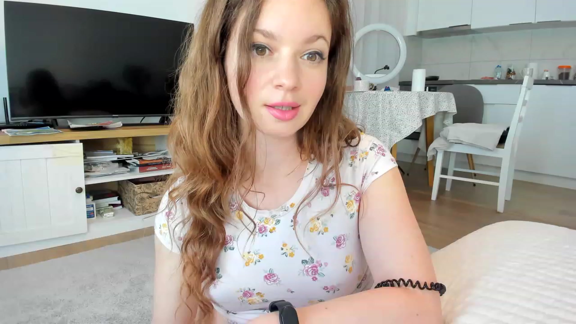 Gallery image thumbnail from Carrolyna's myfreecams stream on, 05/17/2023, 20:33 image 5 of 20