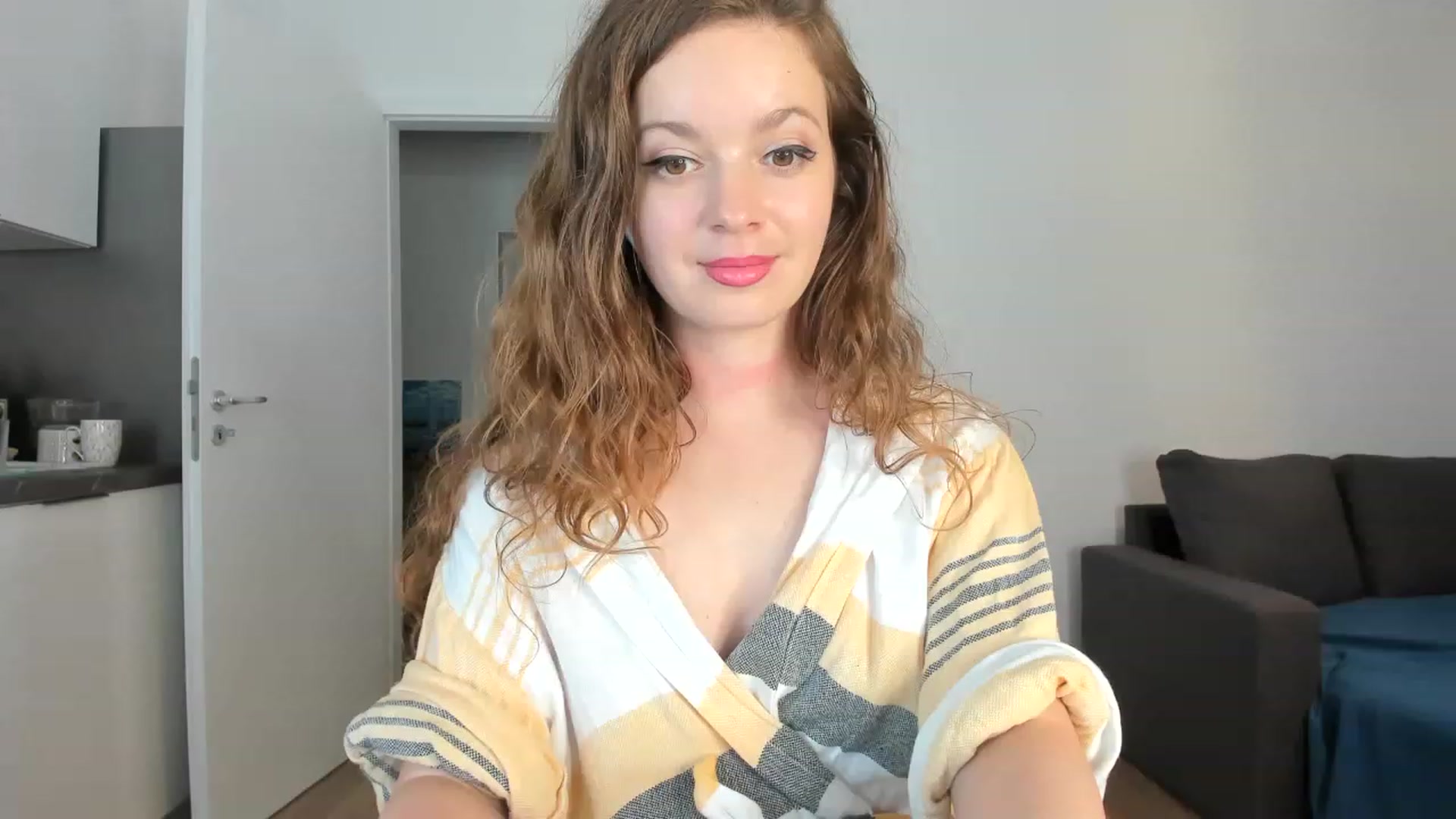 Gallery image thumbnail from Carrolyna's myfreecams stream on, 05/20/2023, 20:31 image 18 of 20