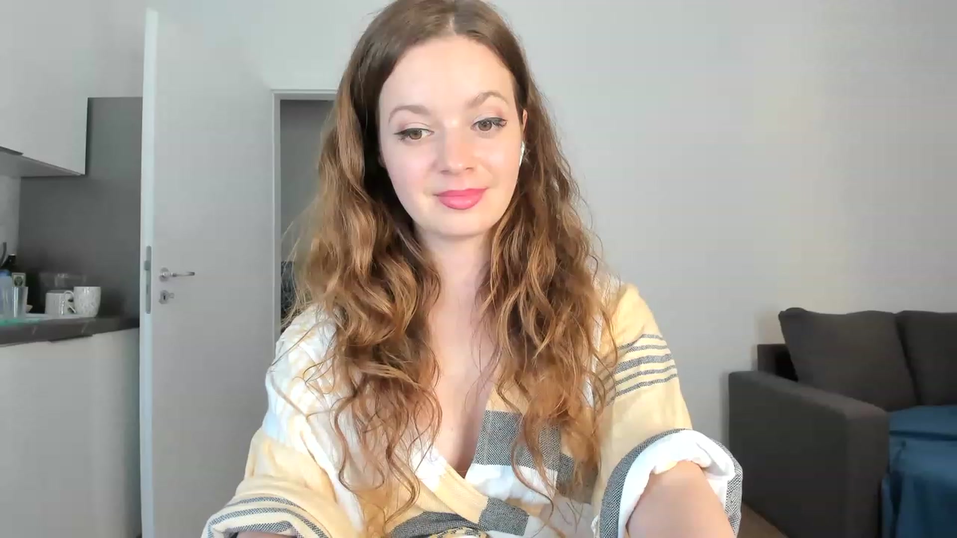 Gallery image thumbnail from Carrolyna's myfreecams stream on, 05/20/2023, 21:44 image 18 of 20