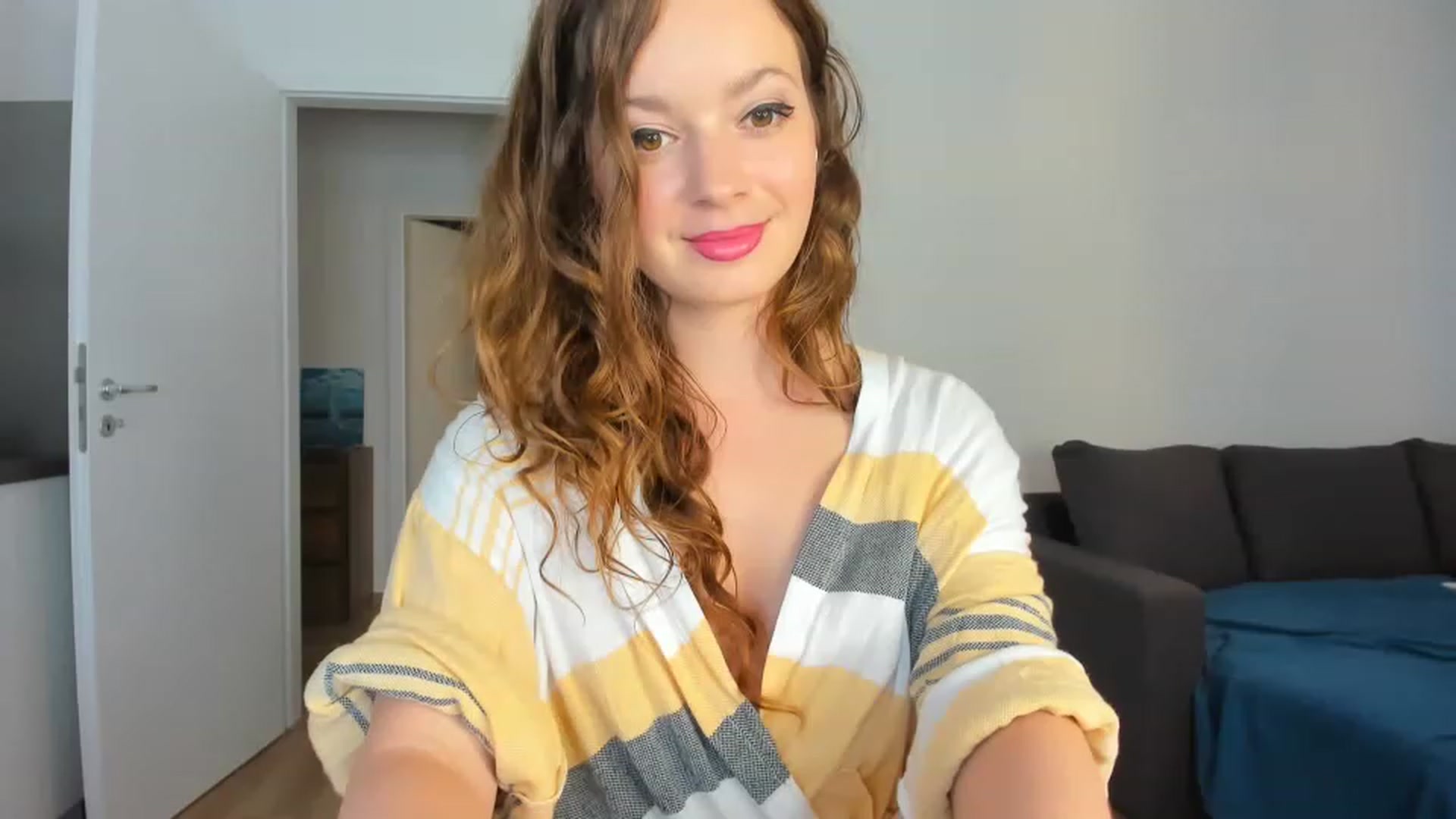 Gallery image thumbnail from Carrolyna's myfreecams stream on, 05/21/2023, 16:58 image 18 of 20