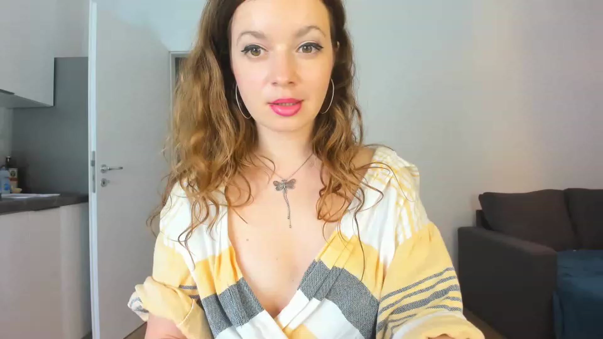 Gallery image thumbnail from Carrolyna's myfreecams stream on, 05/21/2023, 20:48 image 10 of 20