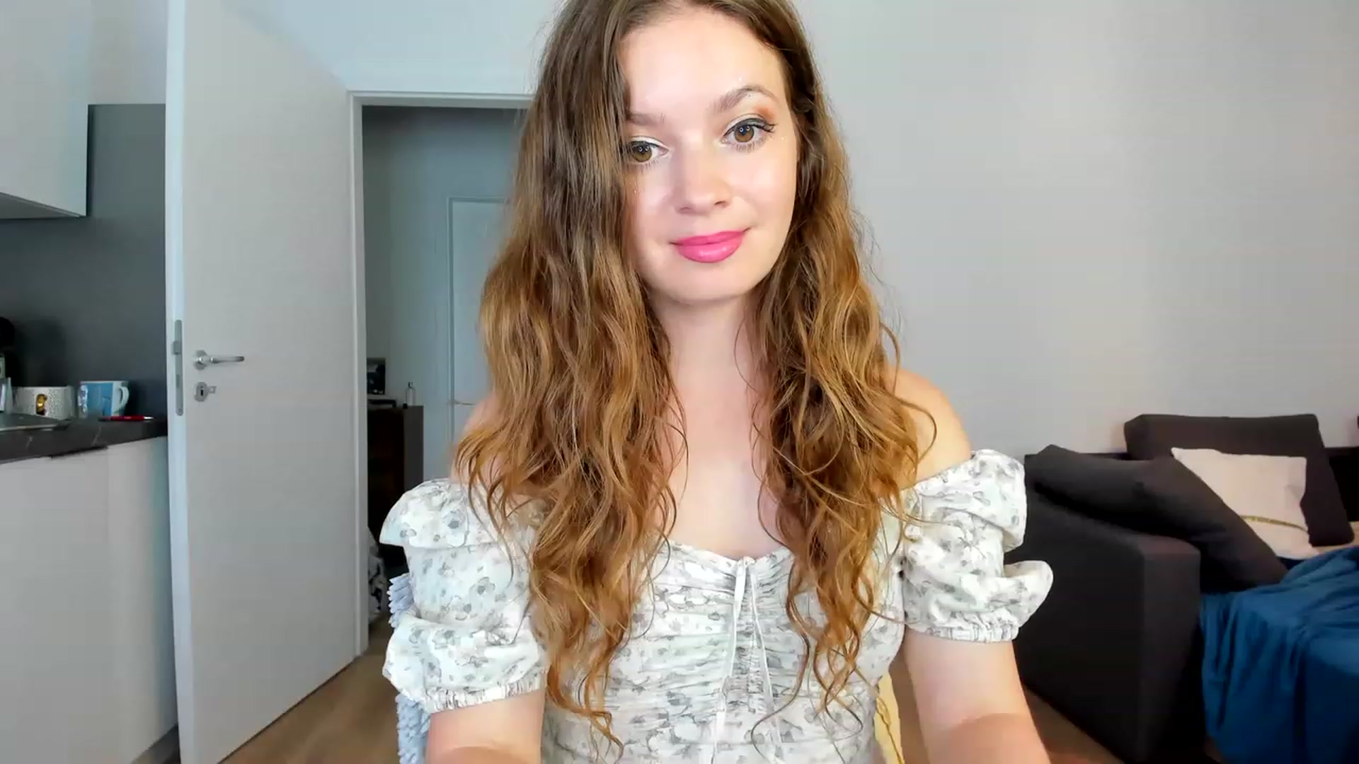 Gallery image thumbnail from Carrolyna's myfreecams stream on, 06/18/2023, 20:15 image 20 of 20