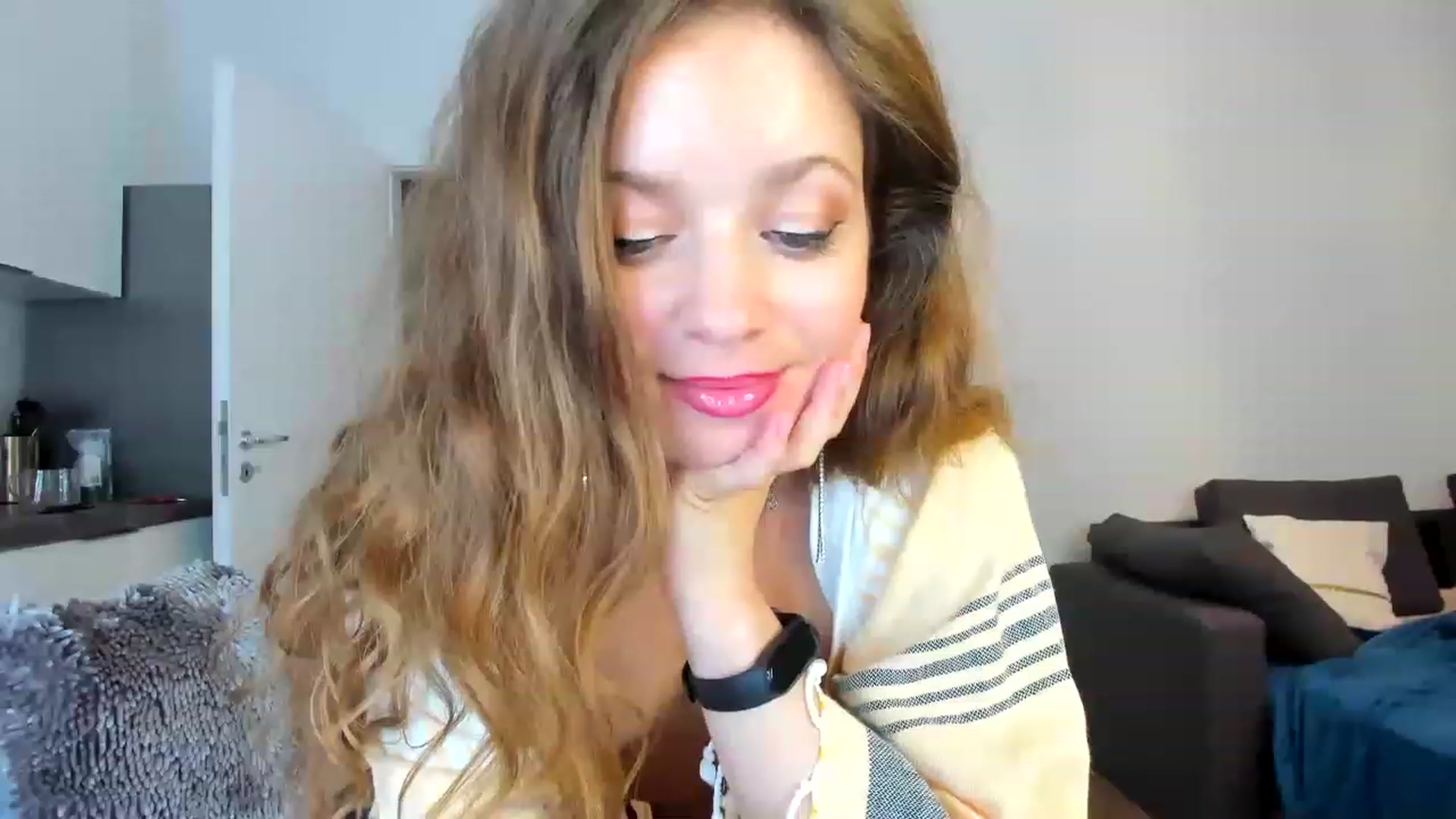 Gallery image thumbnail from Carrolyna's myfreecams stream on, 06/19/2023, 20:17 image 8 of 20