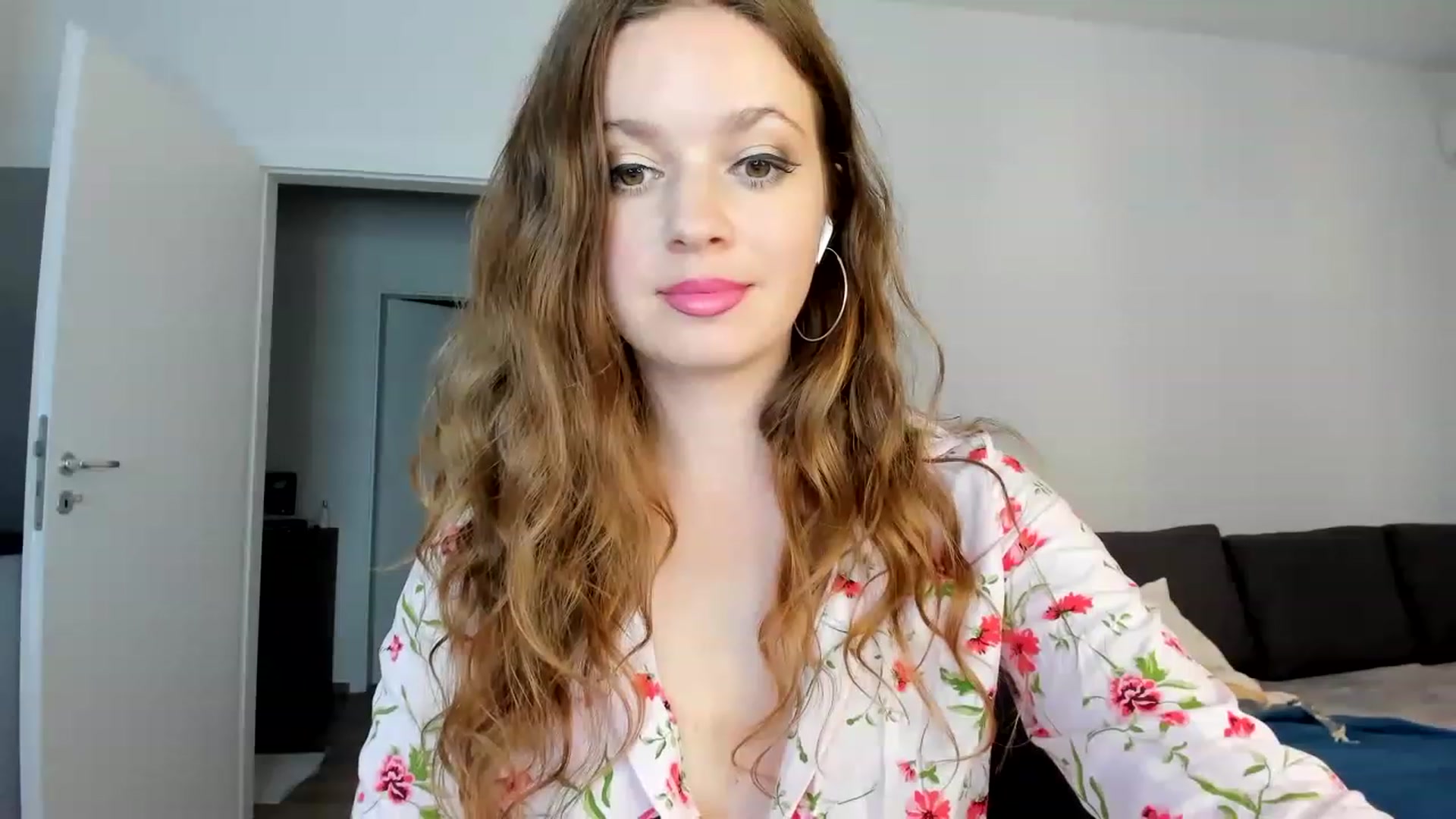 Gallery image thumbnail from Carrolyna's myfreecams stream on, 06/25/2023, 18:42 image 19 of 20