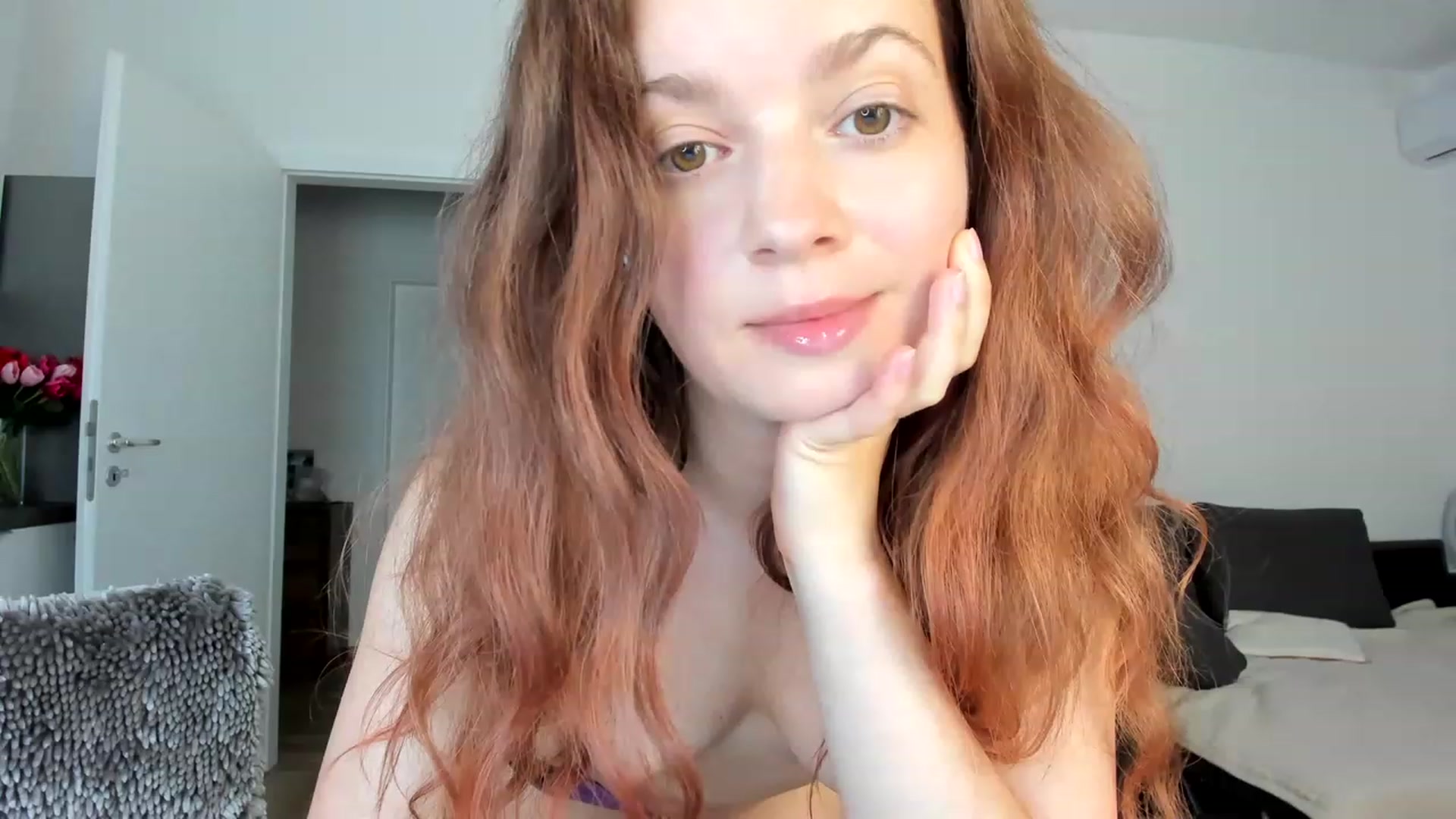 Gallery image thumbnail from Carrolyna's myfreecams stream on, 07/03/2023, 20:29 image 2 of 20