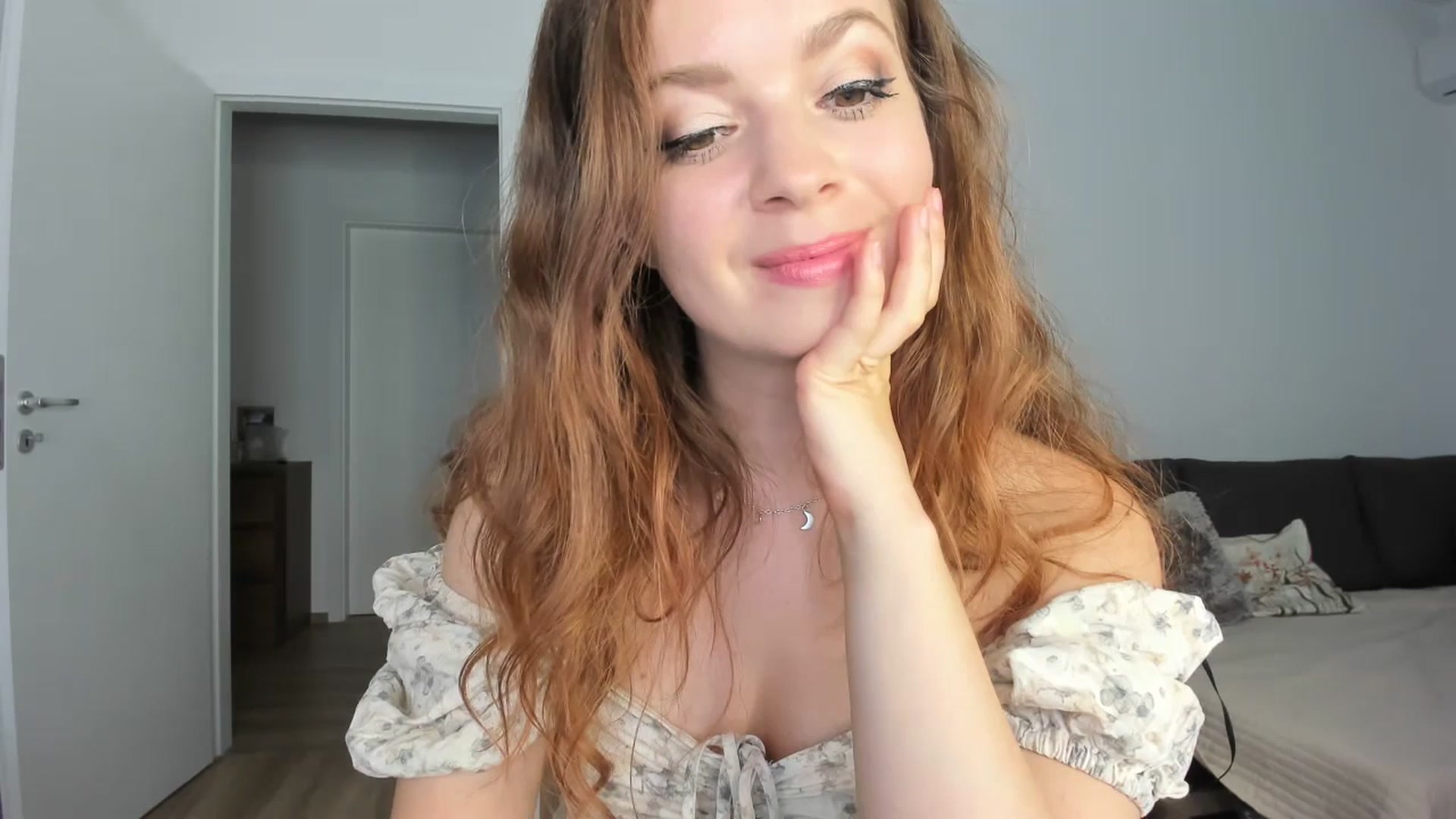 Gallery image thumbnail from Carrolyna's myfreecams stream on, 07/08/2023, 22:27 image 2 of 20