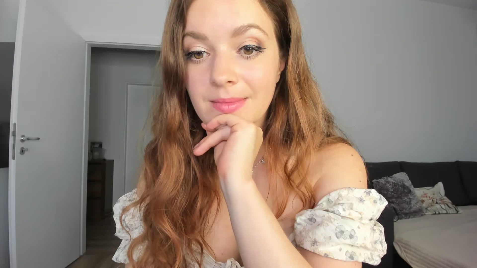 Gallery image thumbnail from Carrolyna's myfreecams stream on, 07/08/2023, 22:27 image 19 of 20