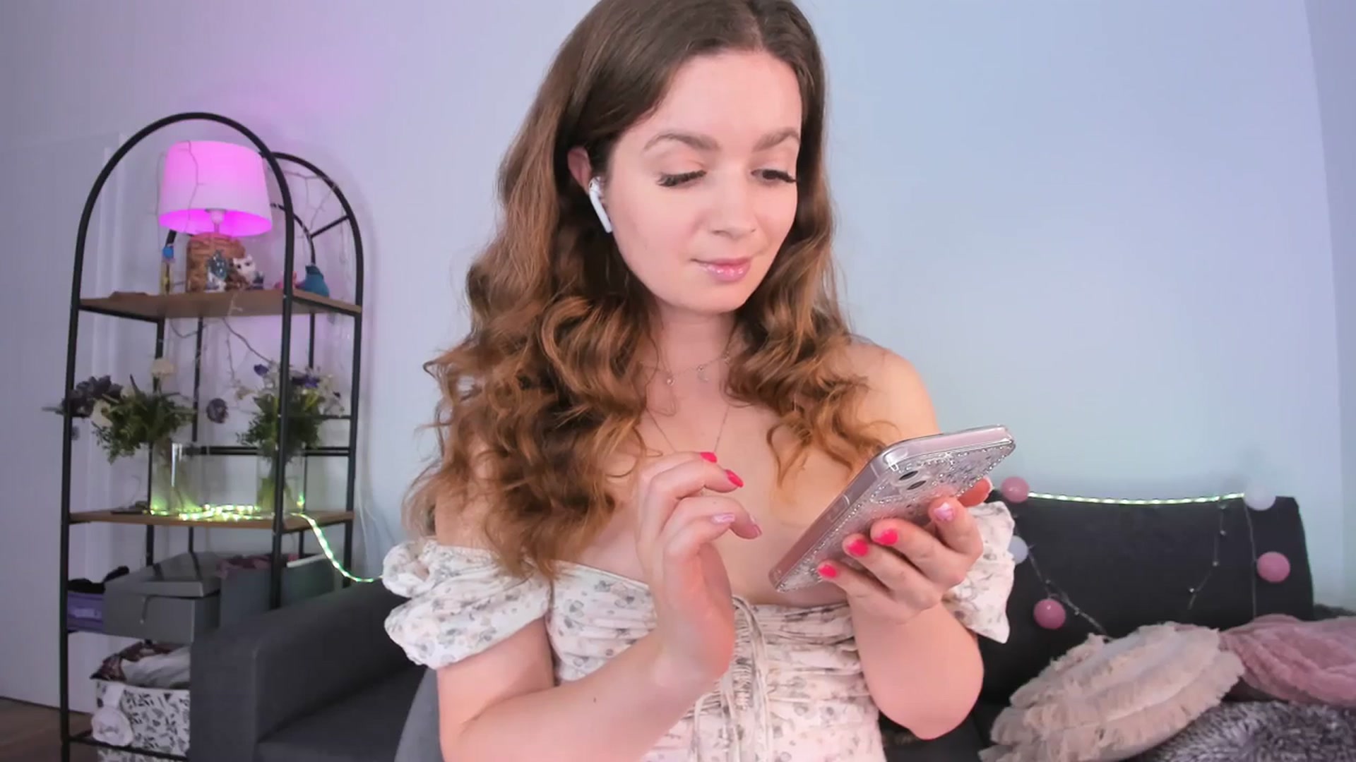 Gallery image thumbnail from Carrolyna's myfreecams stream on, 03/18/2024, 22:20 image 12 of 20