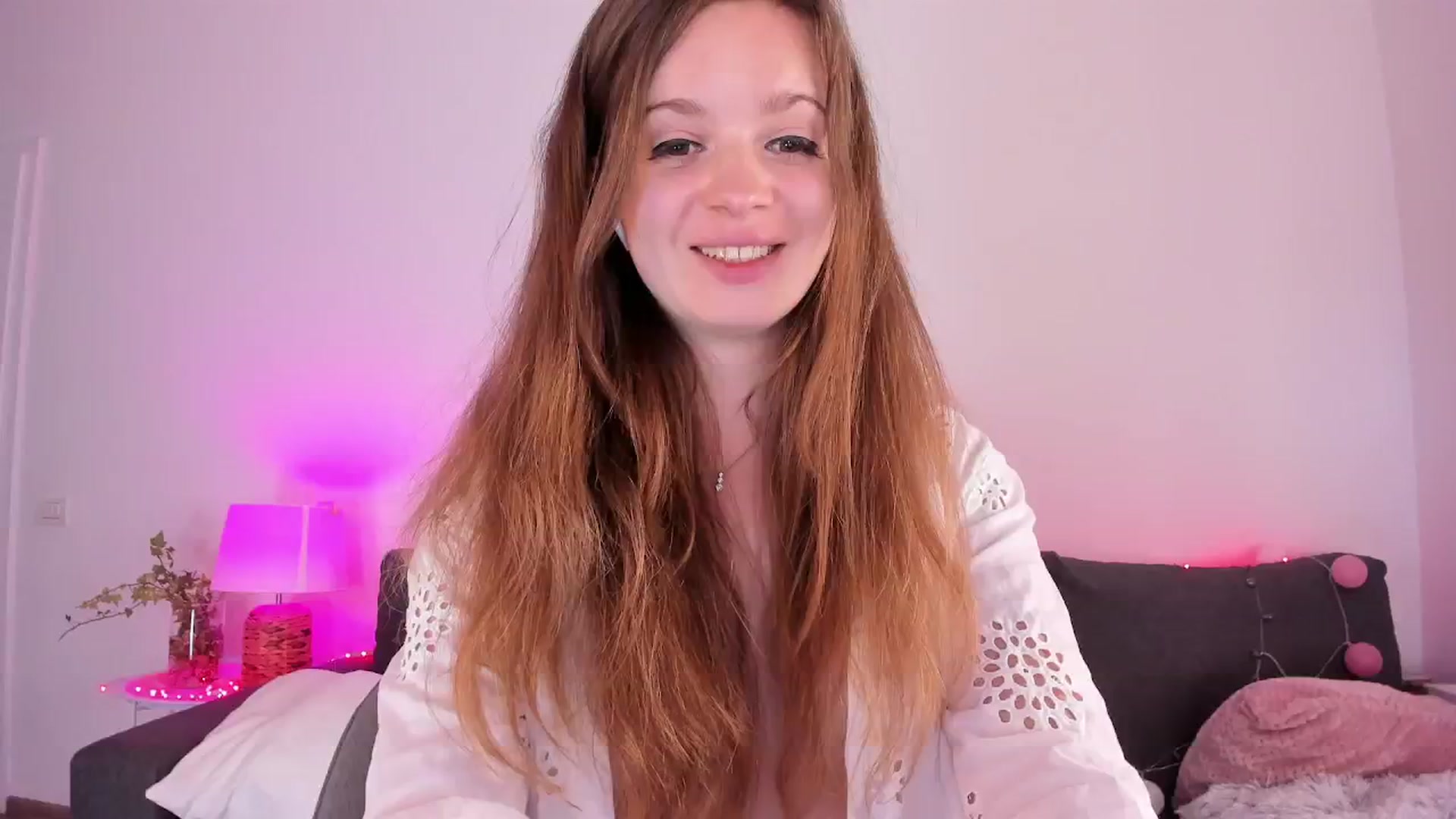 Gallery image thumbnail from Carrolyna's myfreecams stream on, 06/21/2024, 19:57 image 18 of 20