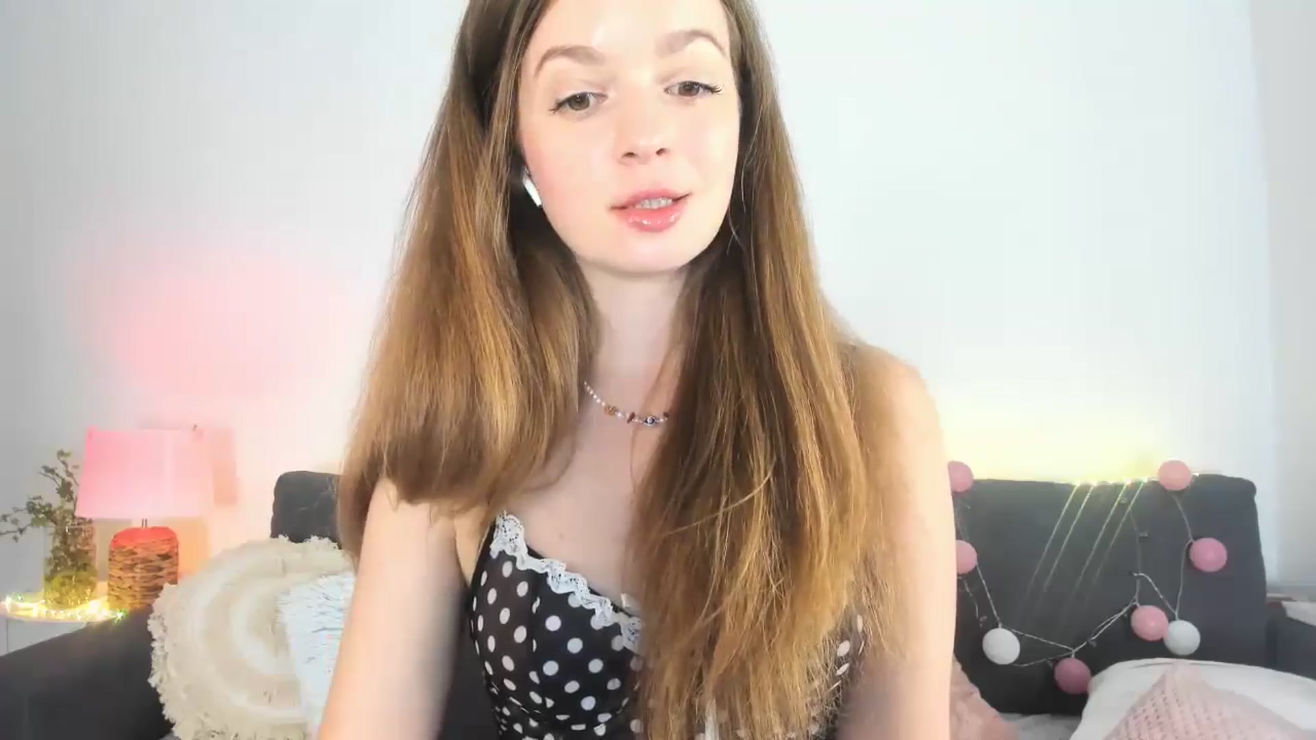 Gallery image thumbnail from Carrolyna's myfreecams stream on, 06/29/2024, 21:25 image 4 of 20