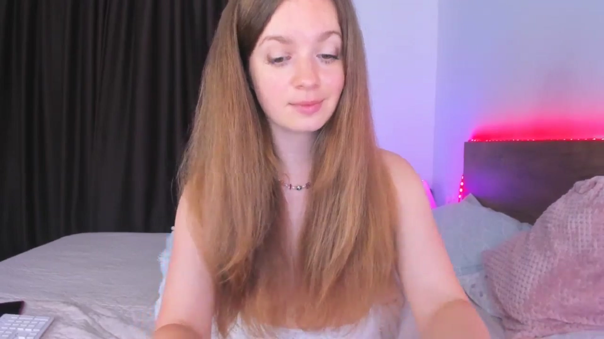 Gallery image thumbnail from Carrolyna's myfreecams stream on, 07/05/2024, 19:56 image 16 of 20
