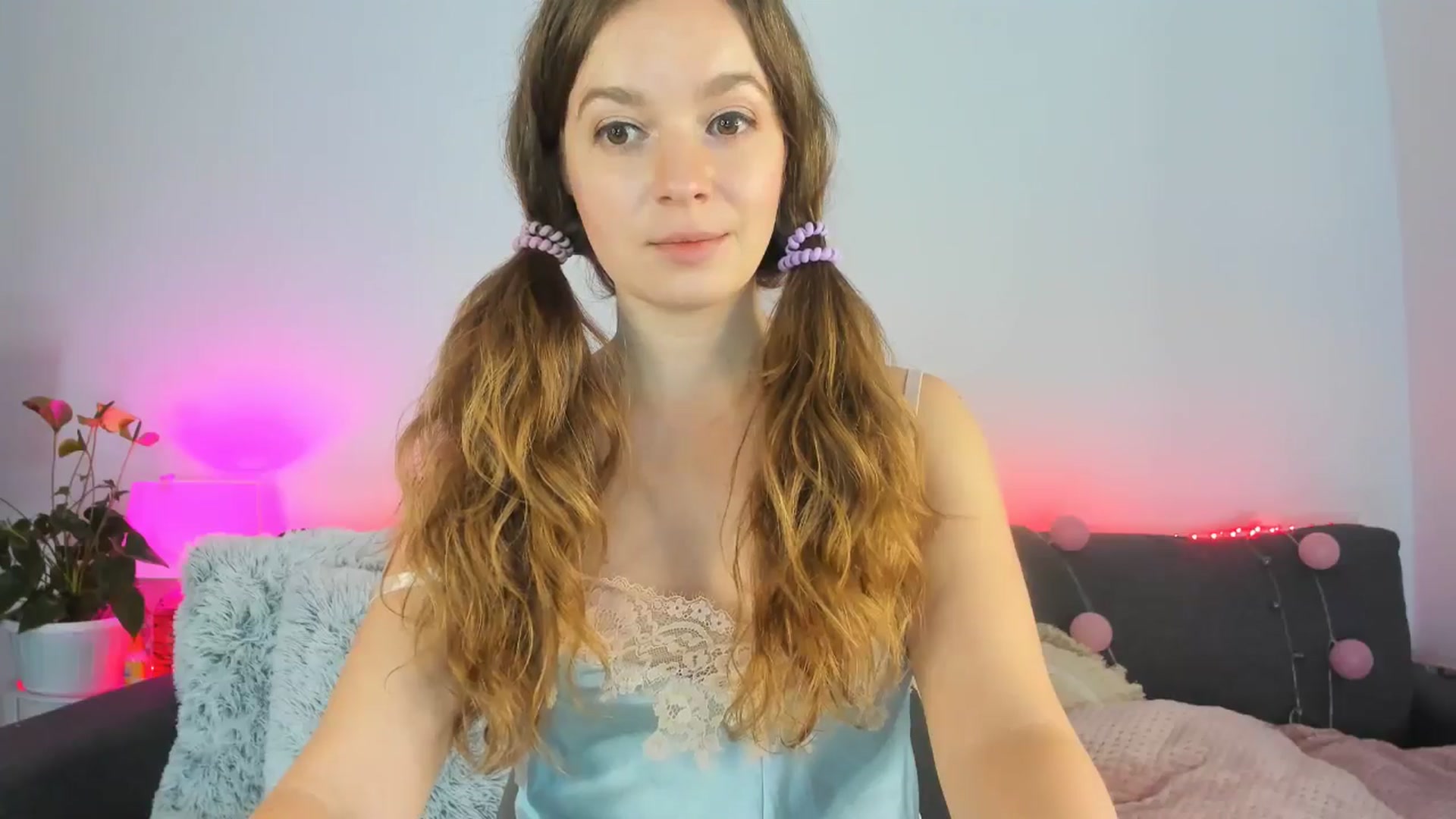 Gallery image thumbnail from Carrolyna's myfreecams stream on, 07/20/2024, 18:29 image 2 of 20