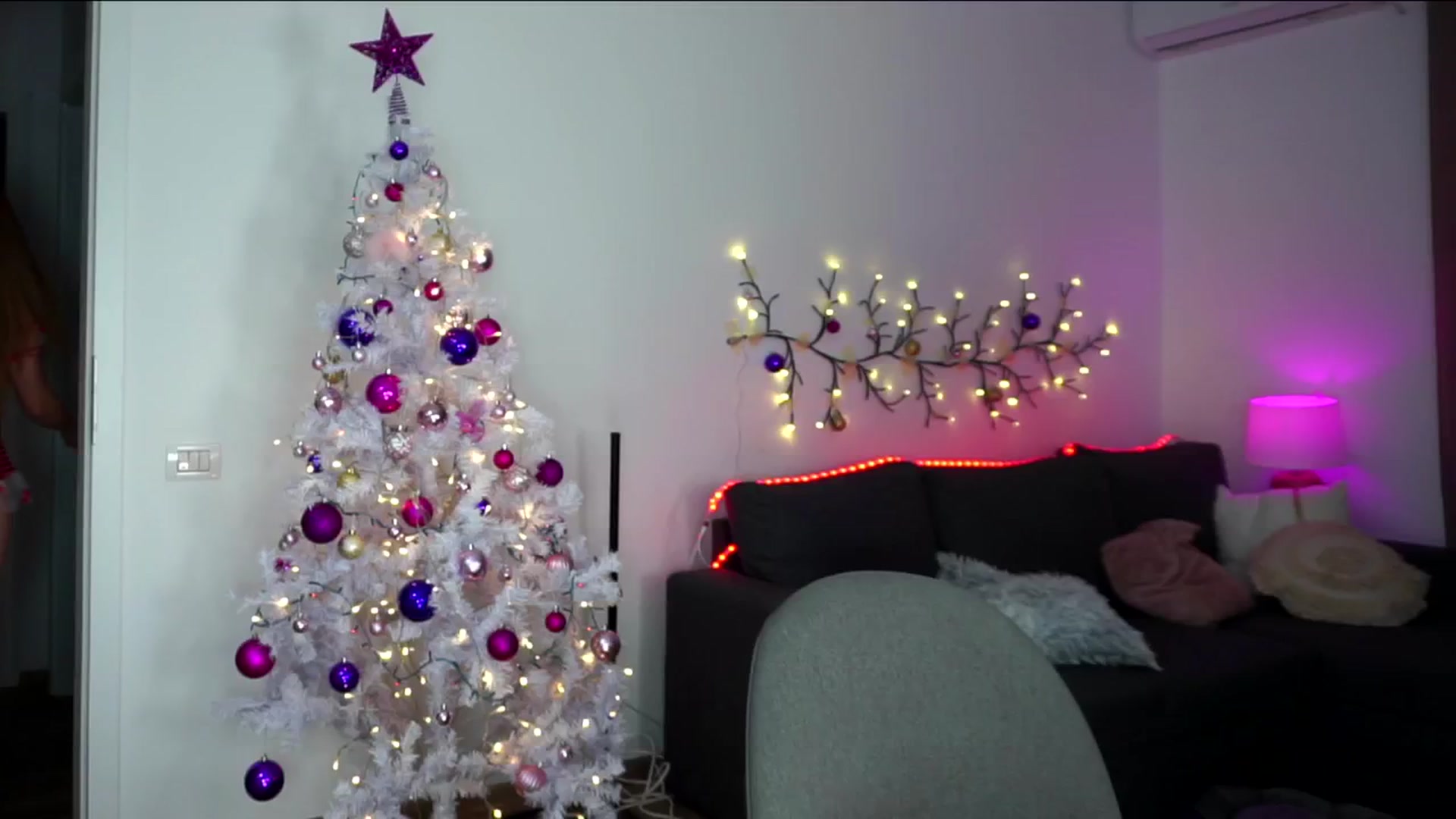 Gallery image thumbnail from Carrolyna's myfreecams stream on, 11/21/2024, 15:44 image 1 of 20