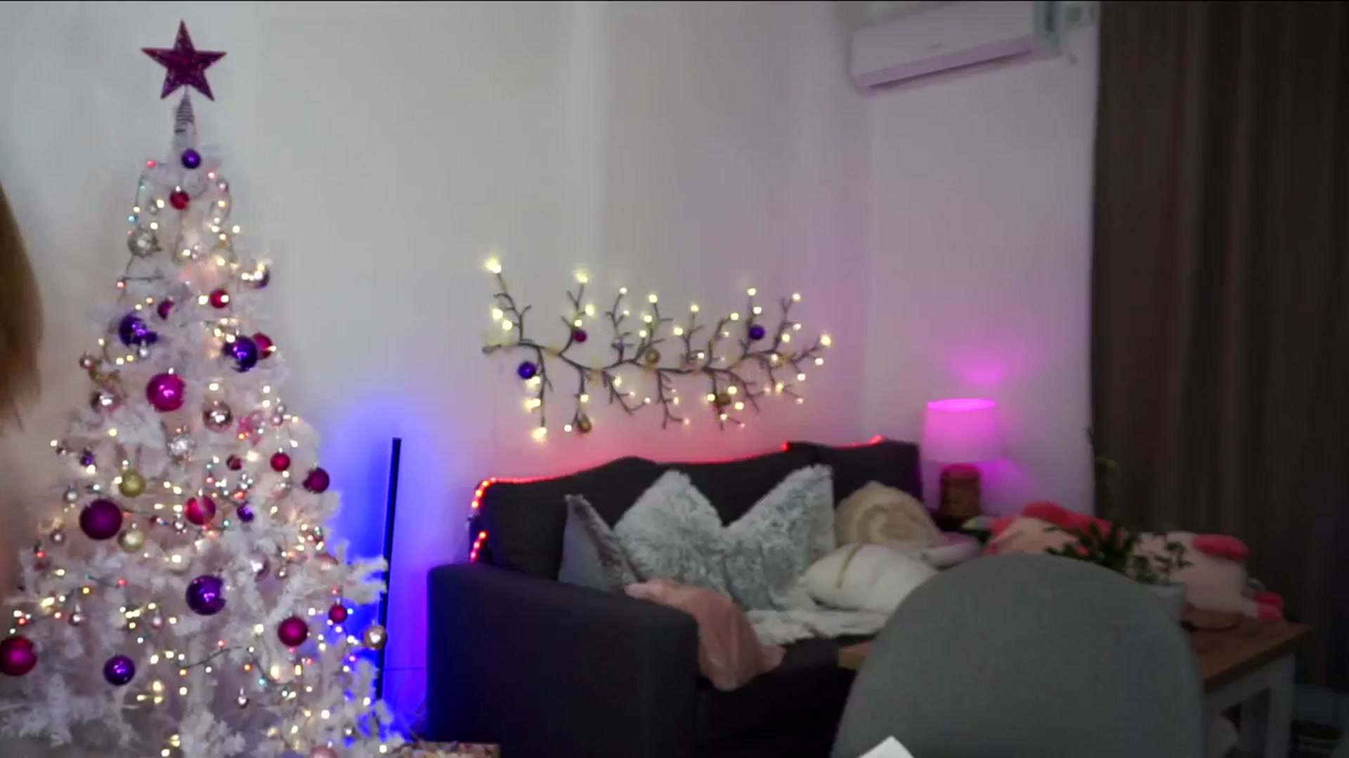 Gallery image thumbnail from Carrolyna's myfreecams stream on, 12/24/2024, 13:30 image 4 of 20
