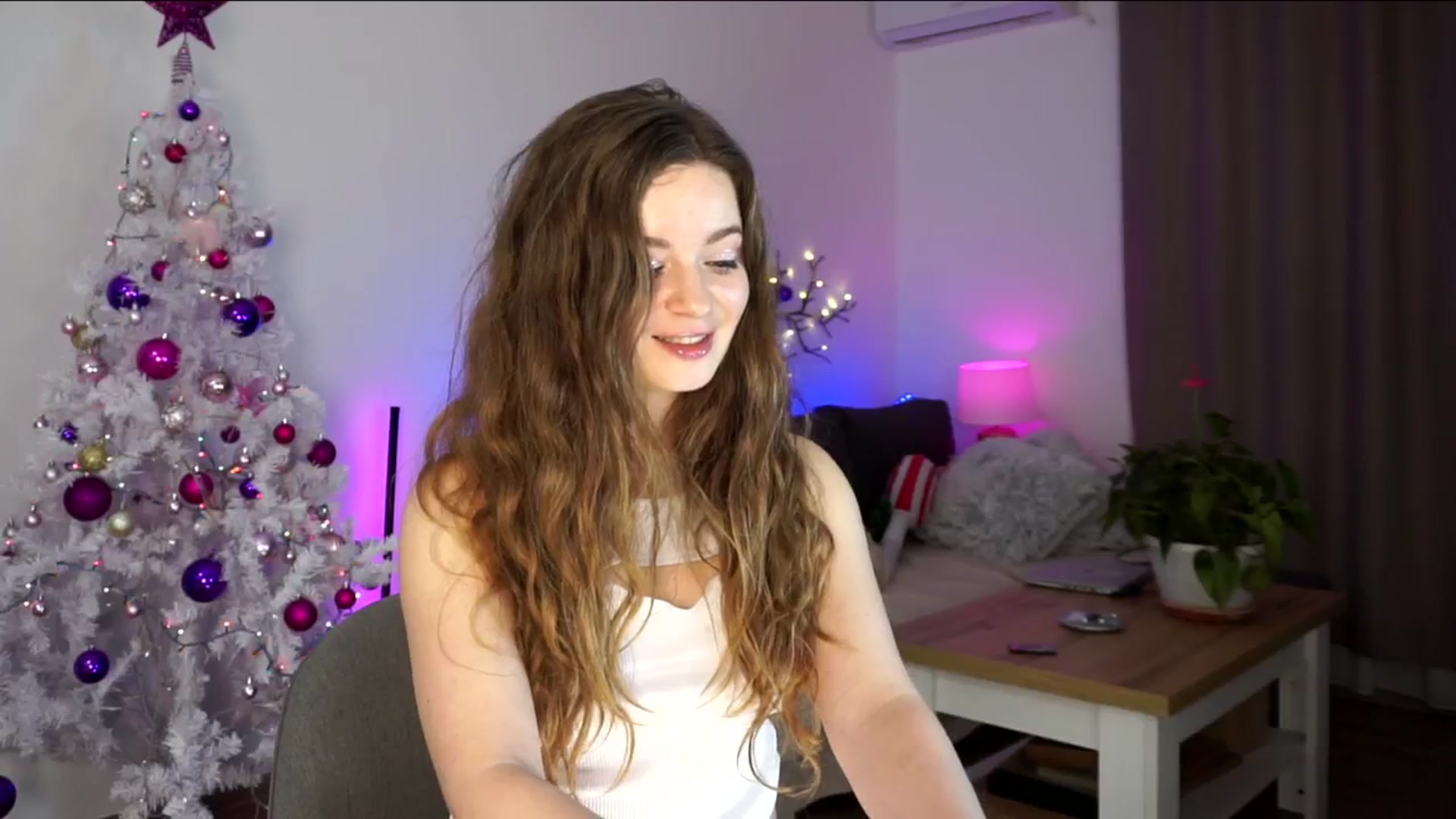 Gallery image thumbnail from Carrolyna's myfreecams stream on, 01/01/2025, 16:37 image 20 of 20