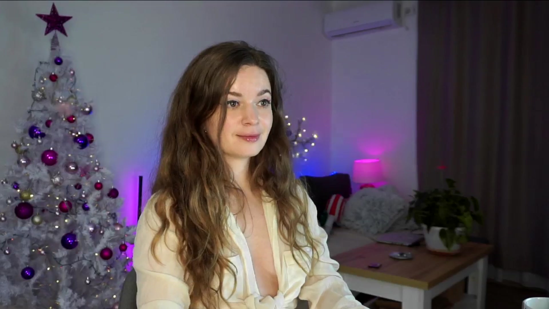 Gallery image thumbnail from Carrolyna's myfreecams stream on, 01/01/2025, 20:15 image 14 of 20