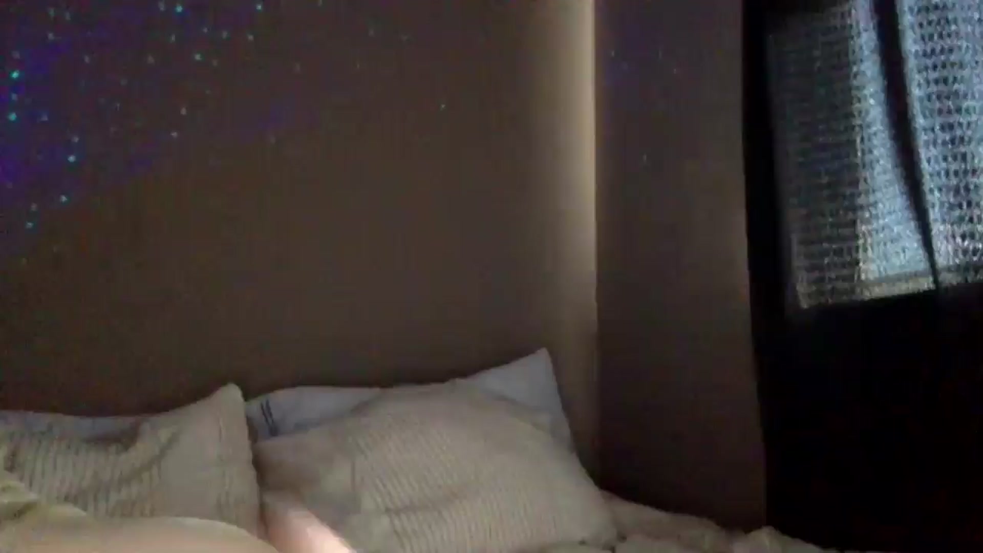 Gallery image thumbnail from CashleyBanks's myfreecams stream on, 04/15/2025, 20:08 image 17 of 20