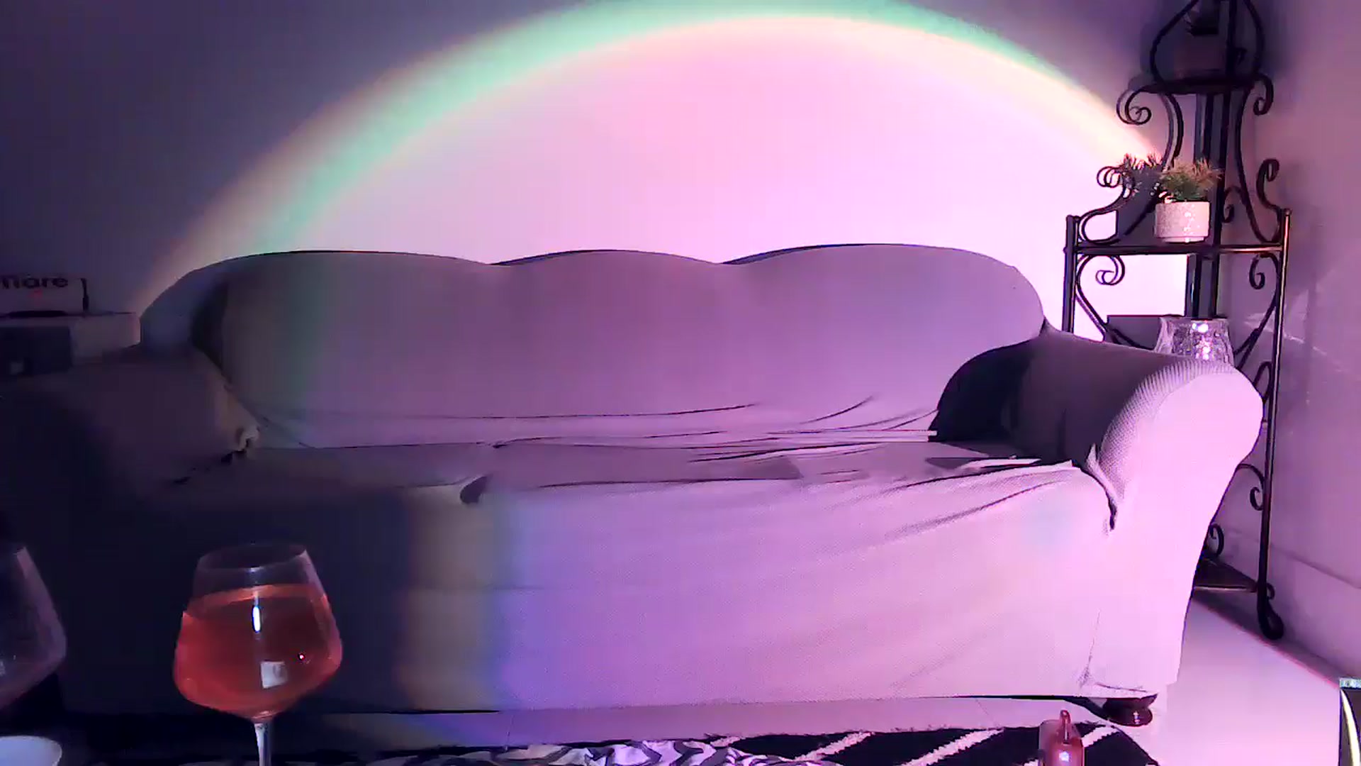 Gallery image thumbnail from CashleyBanks's myfreecams stream on, 04/20/2025, 07:09 image 8 of 20