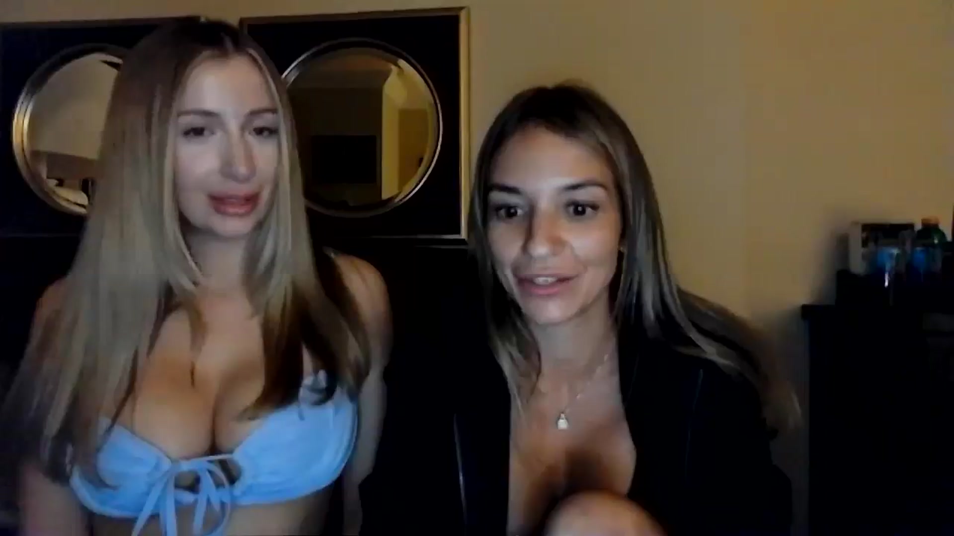 Gallery image thumbnail from CashleyBanks's myfreecams stream on, 07/31/2025, 08:18 image 16 of 20