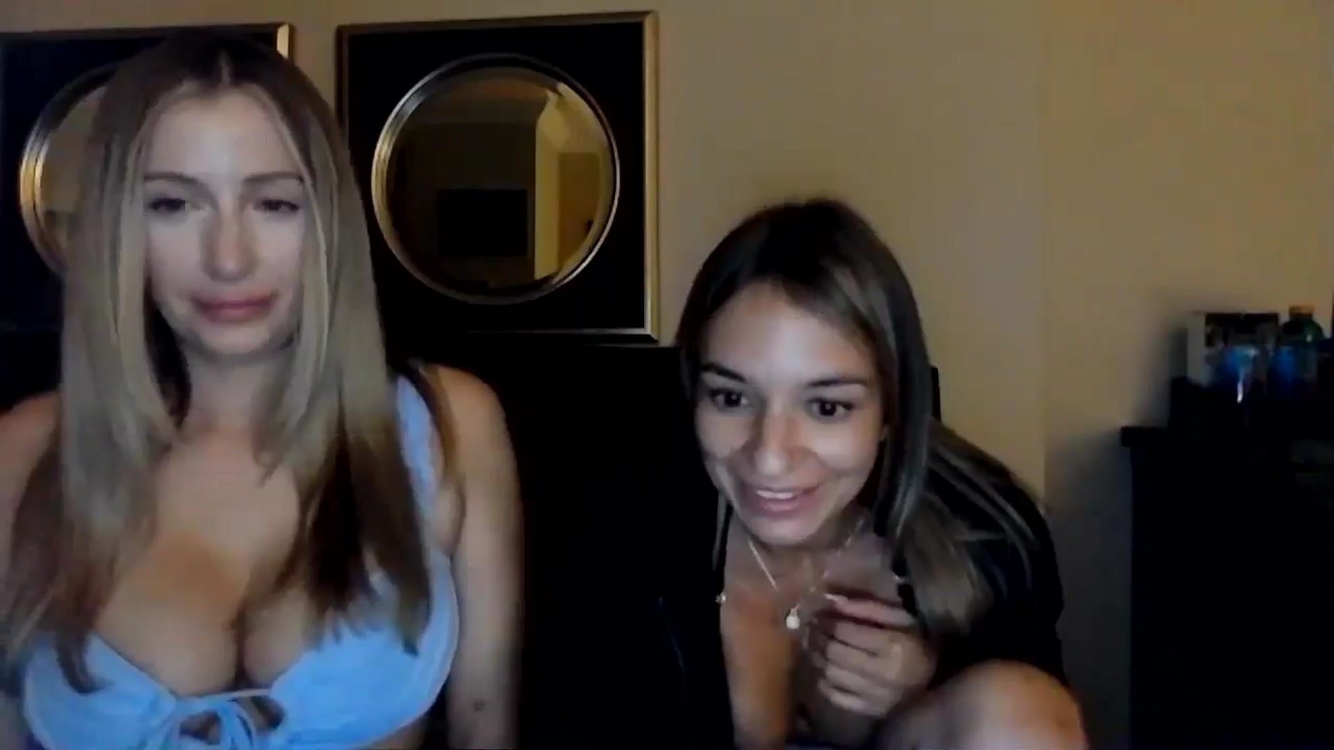 Gallery image thumbnail from CashleyBanks's myfreecams stream on, 07/31/2025, 08:18 image 19 of 20