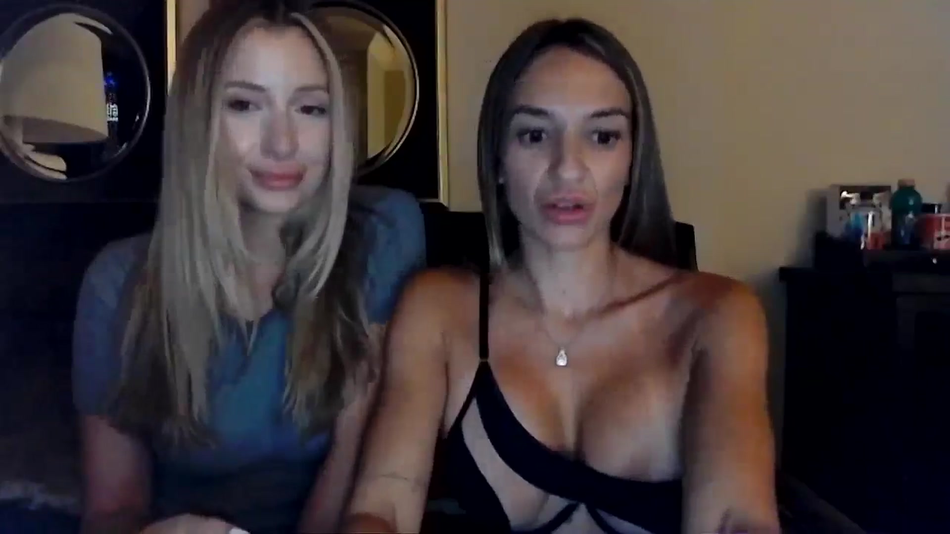 Gallery image thumbnail from CashleyBanks's myfreecams stream on, 08/02/2025, 05:21 image 2 of 20