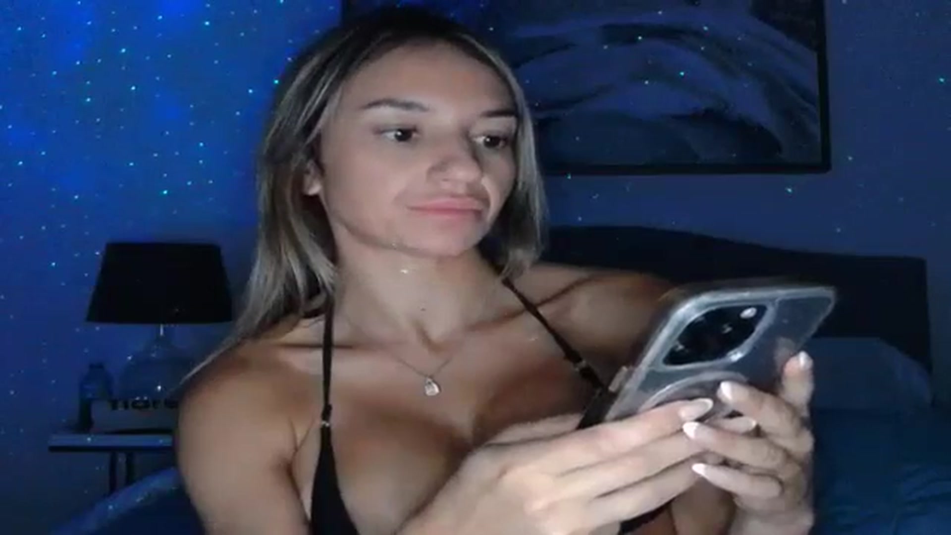 Gallery image thumbnail from CashleyBanks's myfreecams stream on, 08/16/2025, 05:53 image 12 of 20