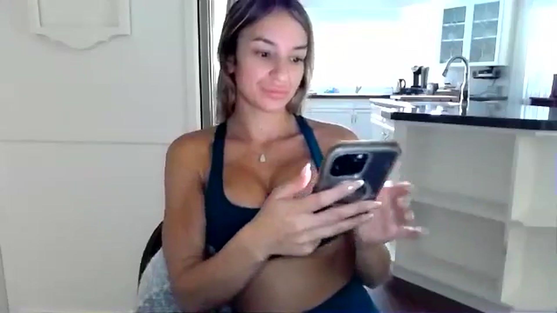 Gallery image thumbnail from CashleyBanks's myfreecams stream on, 09/08/2025, 19:52 image 3 of 20