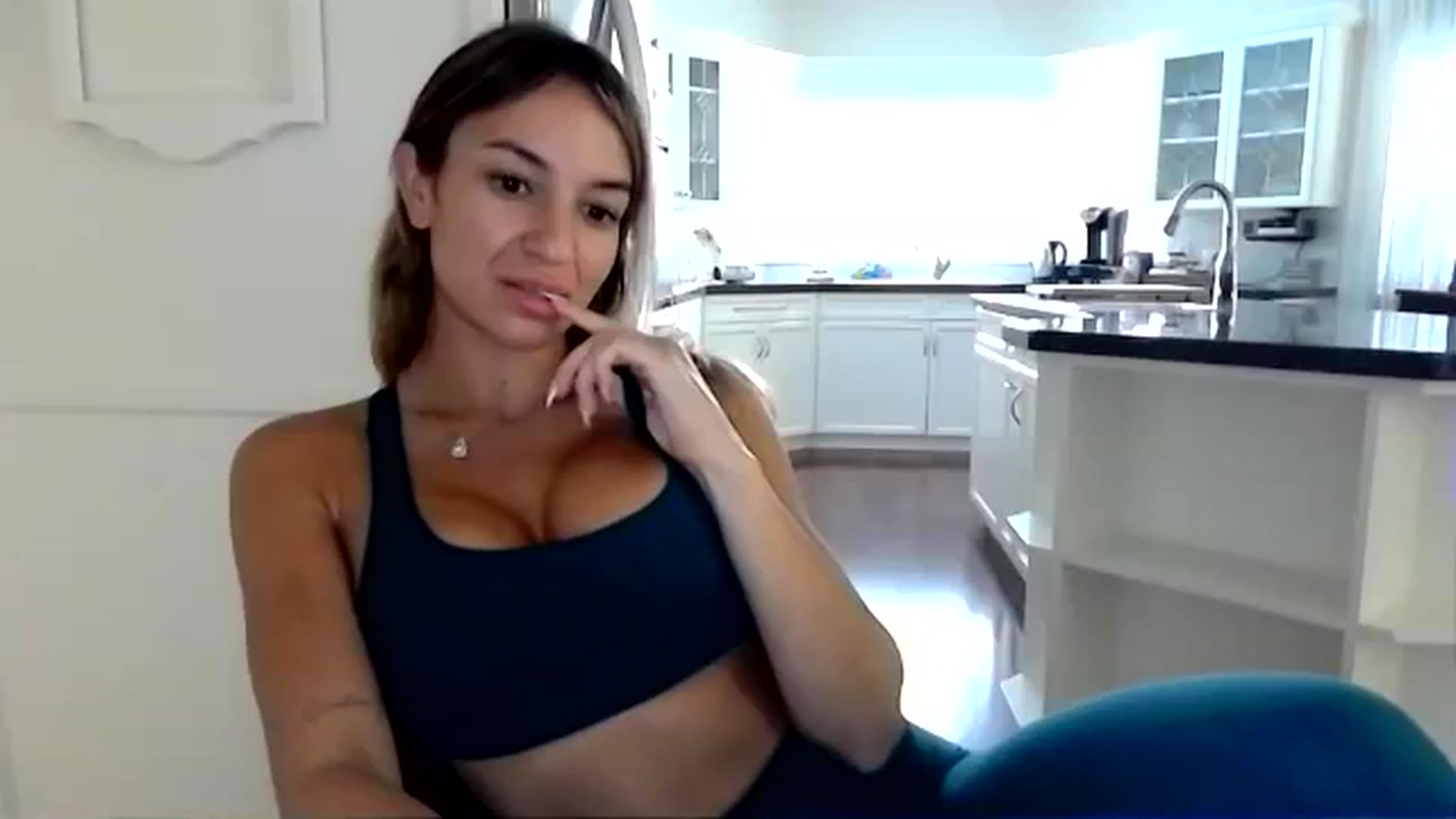 Gallery image thumbnail from CashleyBanks's myfreecams stream on, 09/08/2025, 20:23 image 1 of 20