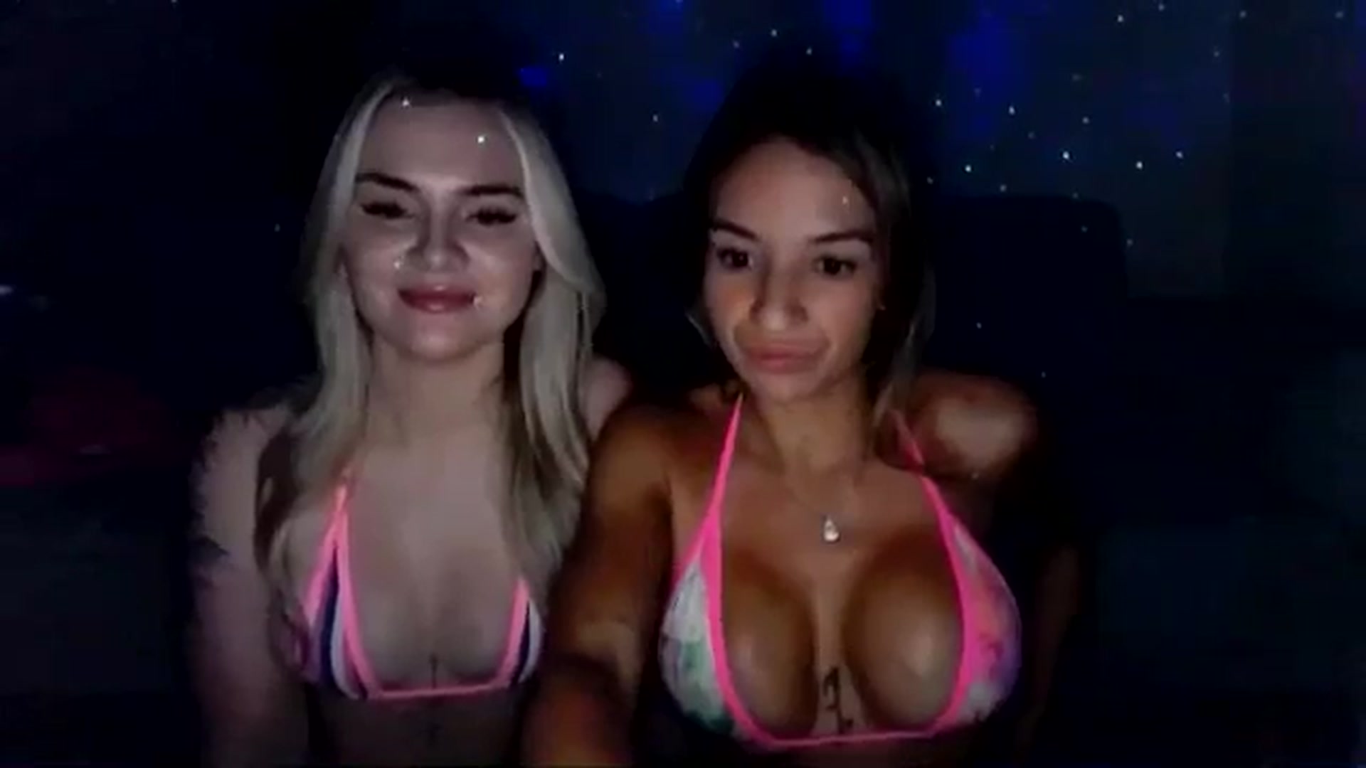 Gallery image thumbnail from CashleyBanks's myfreecams stream on, 09/14/2025, 04:21 image 6 of 20