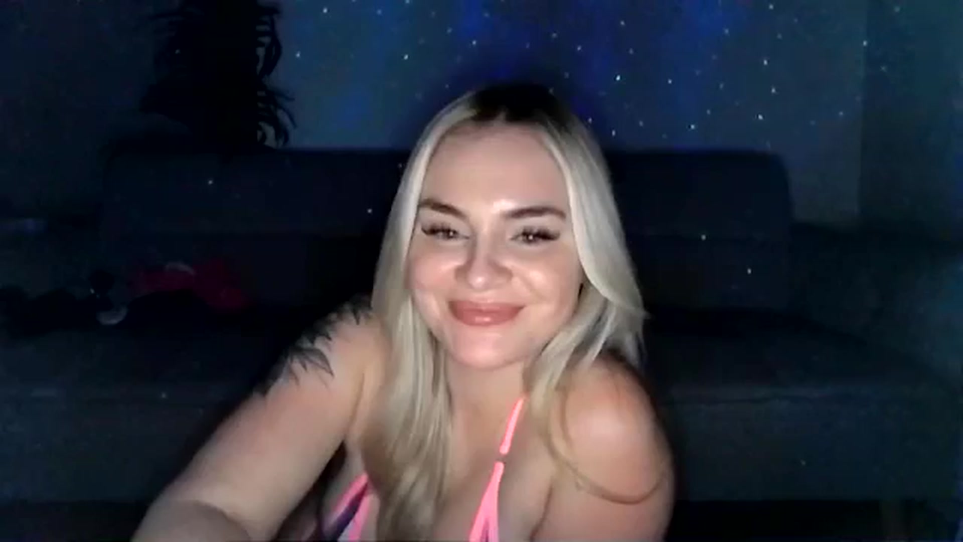 Gallery image thumbnail from CashleyBanks's myfreecams stream on, 09/14/2025, 06:19 image 17 of 20