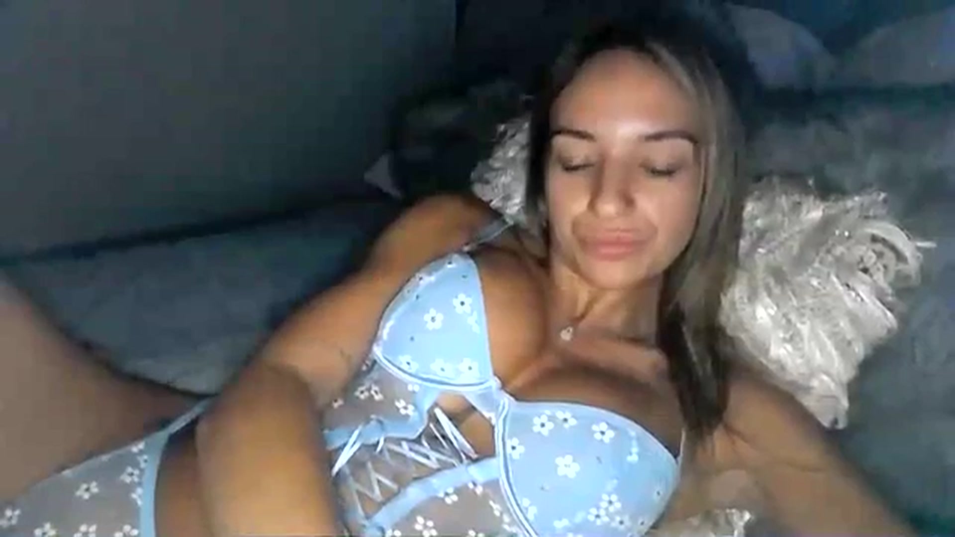Gallery image thumbnail from CashleyBanks's myfreecams stream on, 09/15/2025, 02:13 image 16 of 20